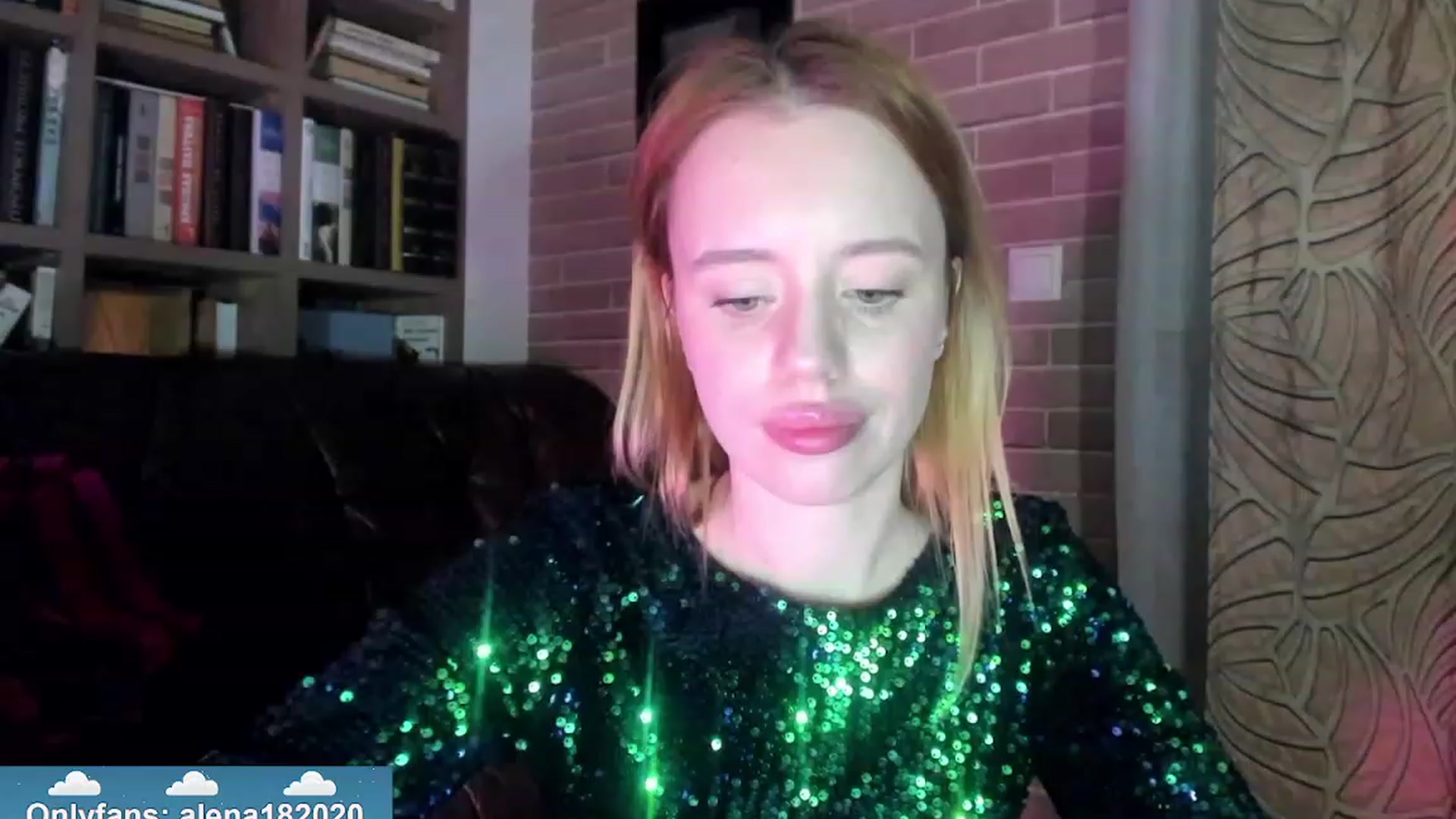Gallery image thumbnail from Alena29's myfreecams stream on, 12/25/2023, 21:29 image 14 of 20