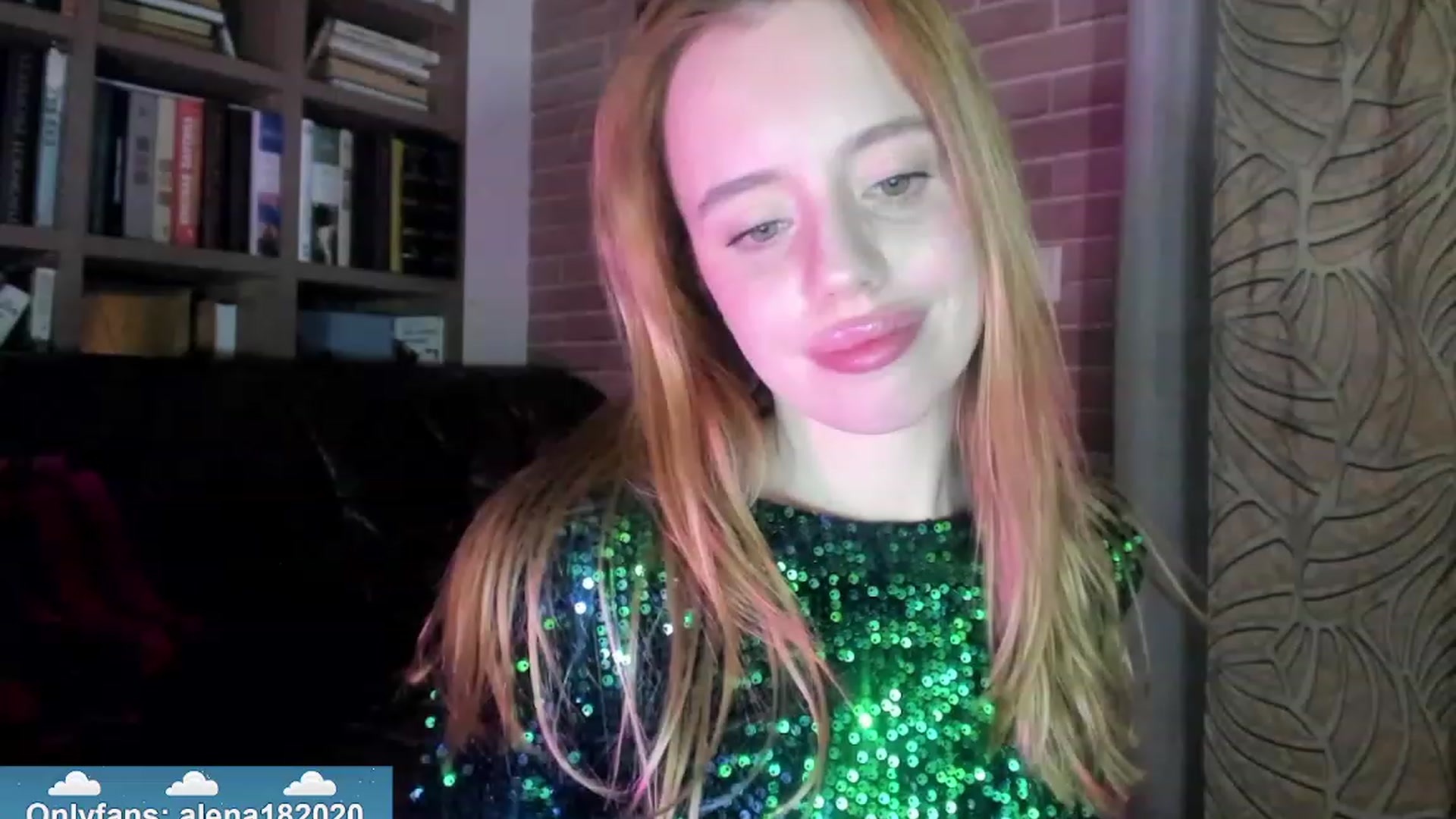 Gallery image thumbnail from Alena29's myfreecams stream on, 12/25/2023, 21:29 image 15 of 20