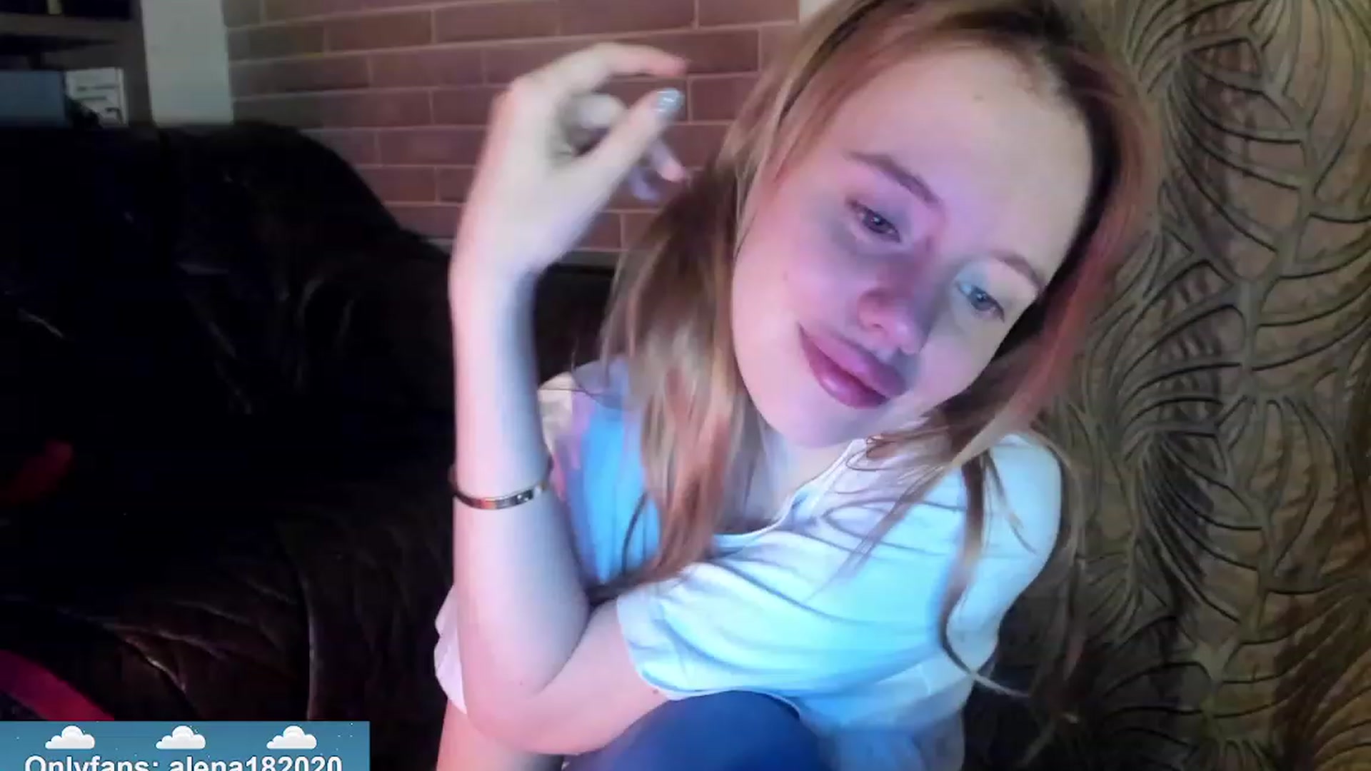 Gallery image thumbnail from Alena29's myfreecams stream on, 12/26/2023, 23:54 image 15 of 20