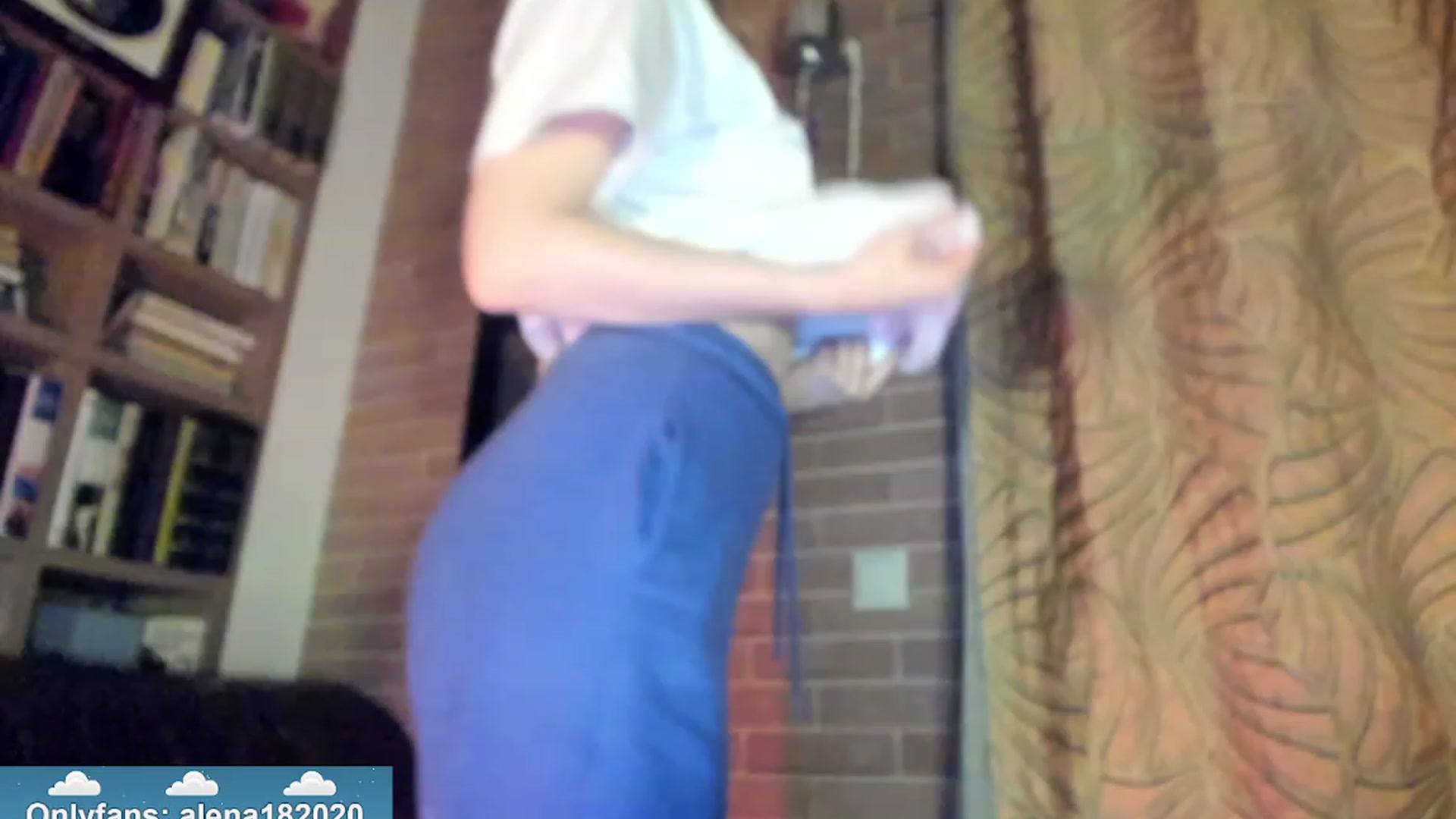 Gallery image thumbnail from Alena29's myfreecams stream on, 12/26/2023, 23:54 image 17 of 20
