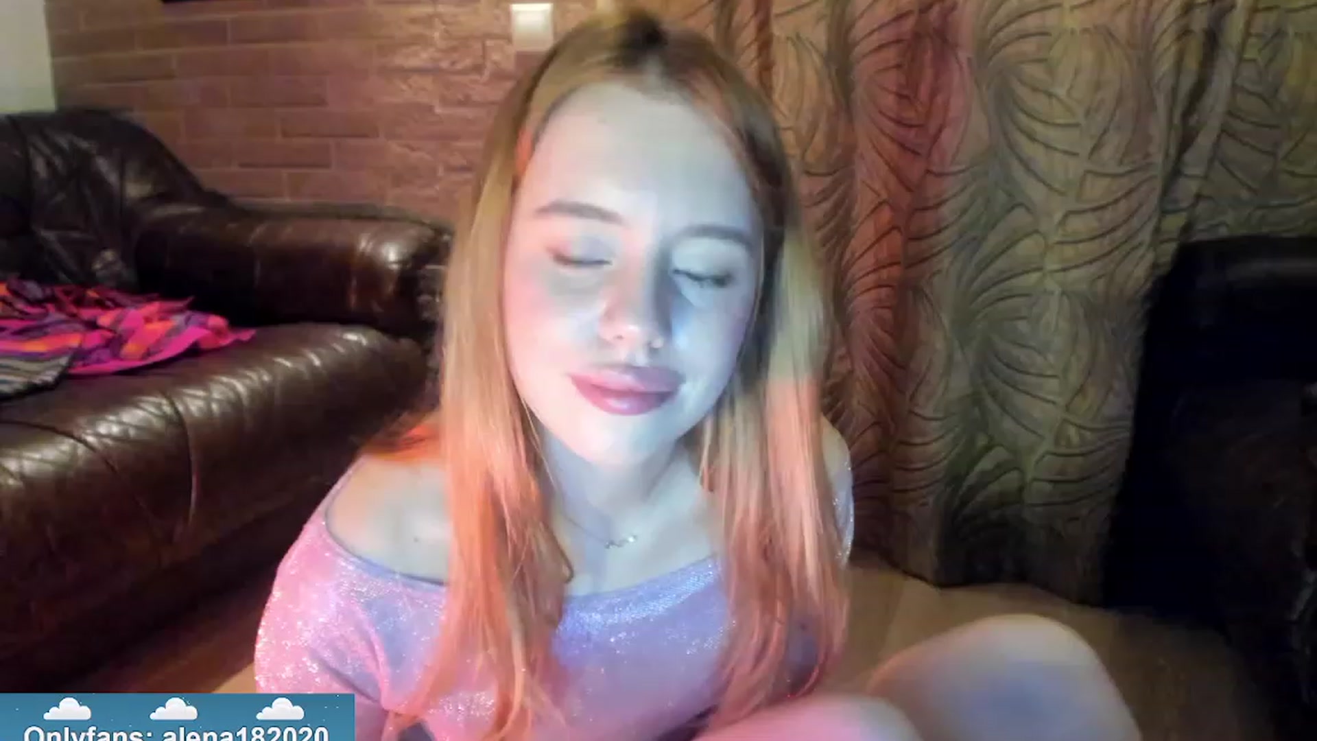 Gallery image thumbnail from Alena29's myfreecams stream on, 12/29/2023, 16:18 image 14 of 20