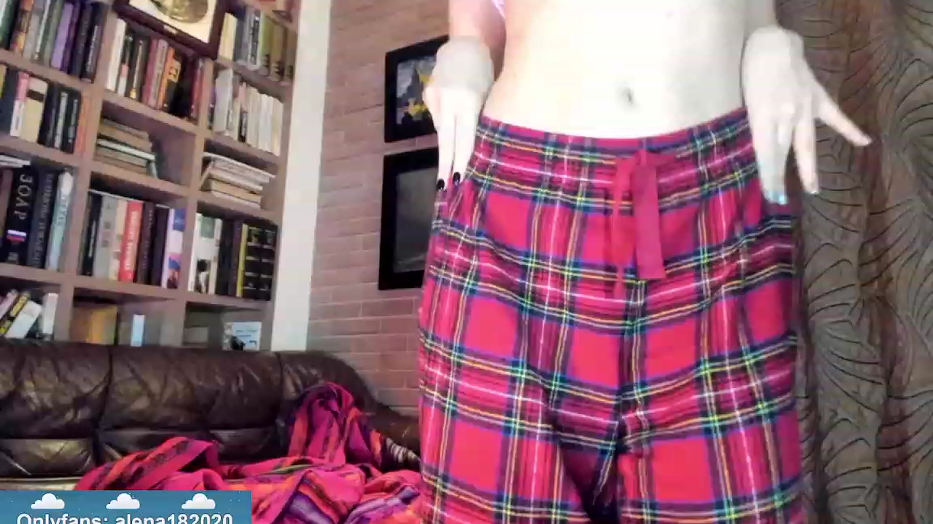 Gallery image thumbnail from Alena29's myfreecams stream on, 01/03/2024, 19:04 image 5 of 20