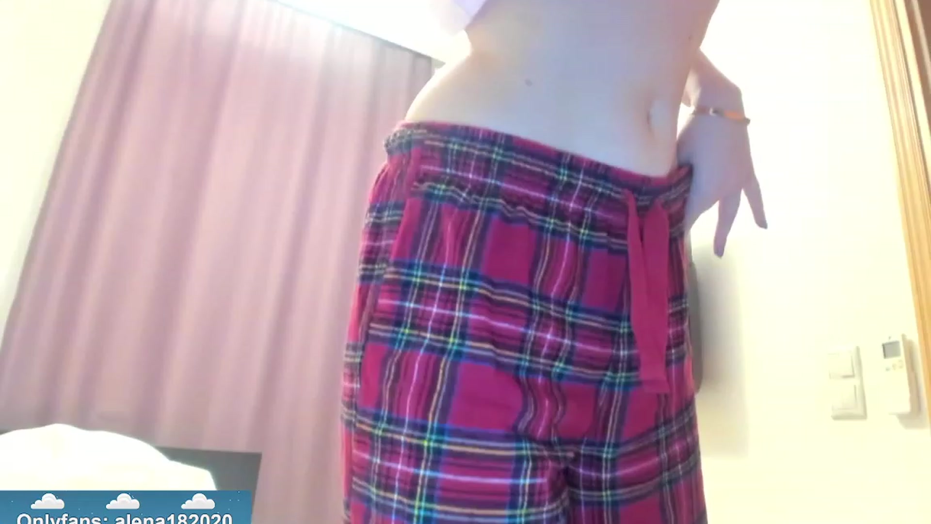 Gallery image thumbnail from Alena29's myfreecams stream on, 01/03/2024, 19:39 image 5 of 20