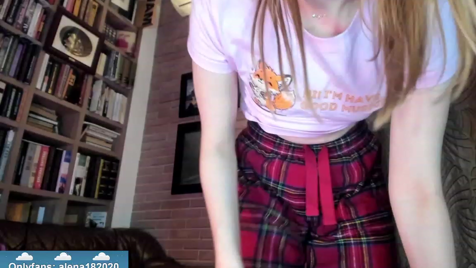Gallery image thumbnail from Alena29's myfreecams stream on, 01/03/2024, 19:39 image 4 of 20
