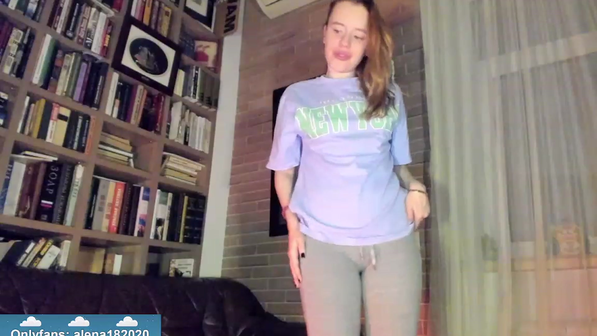 Gallery image thumbnail from Alena29's myfreecams stream on, 01/08/2024, 24:52 image 8 of 20