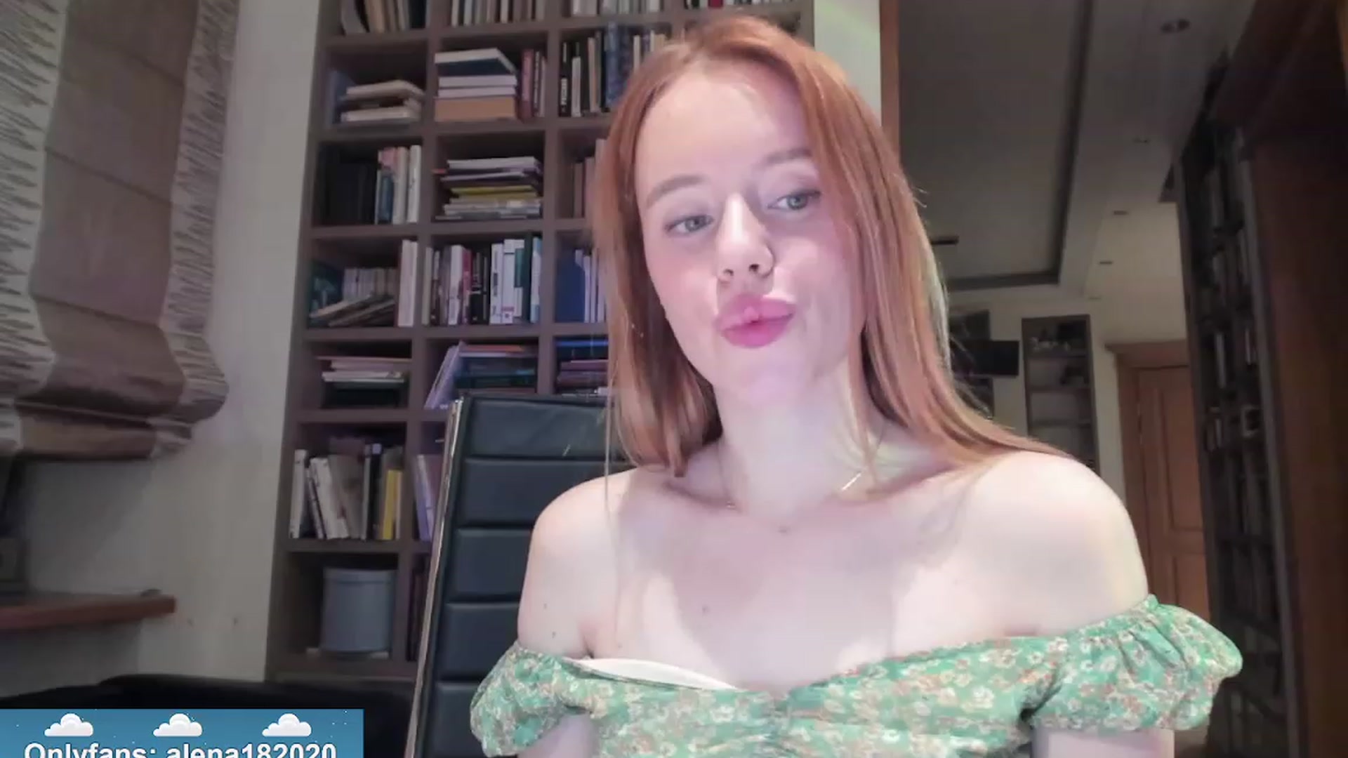 Gallery image thumbnail from Alena29's myfreecams stream on, 02/01/2024, 20:33 image 14 of 20