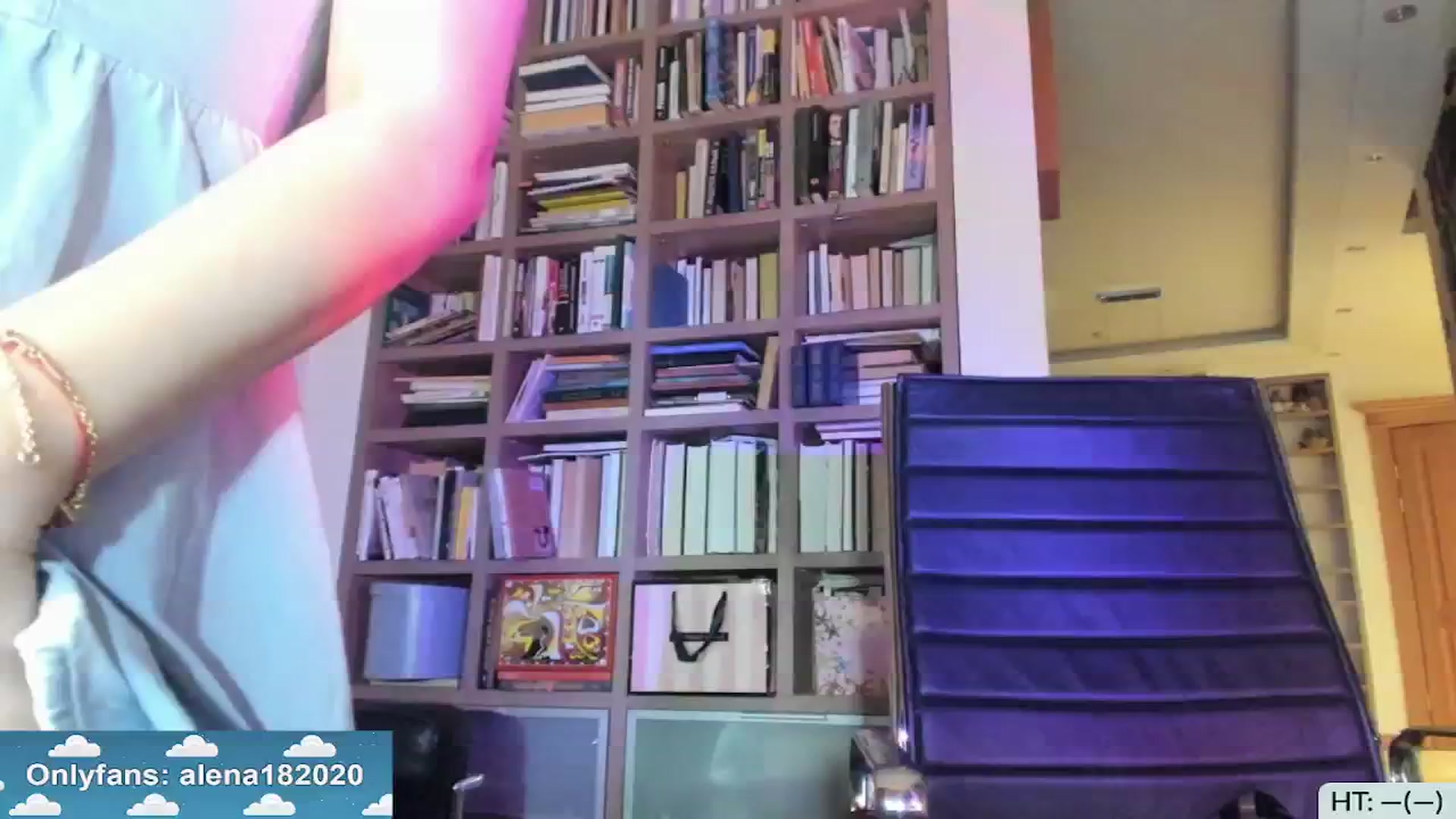 Gallery image thumbnail from Alena29's myfreecams stream on, 02/02/2024, 19:32 image 6 of 20