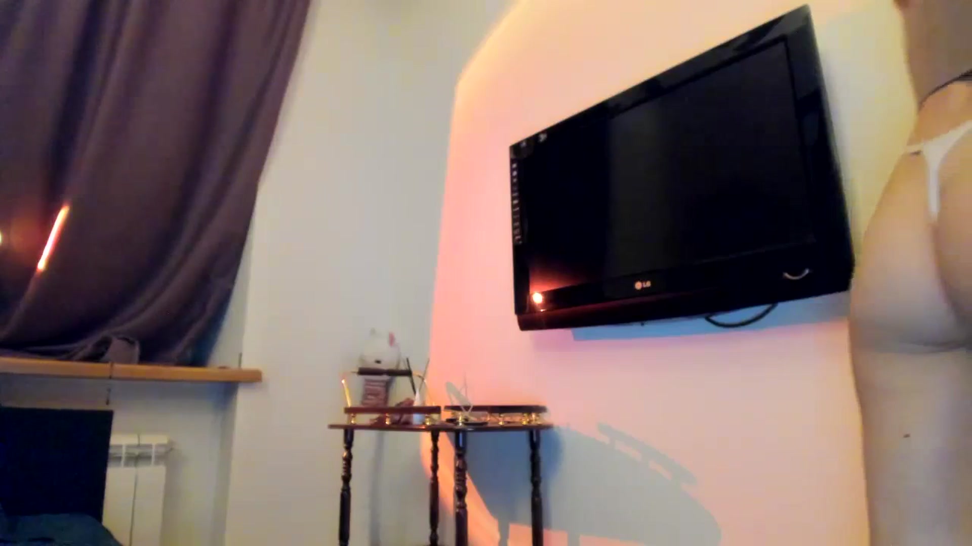 Gallery image thumbnail from Alena29's myfreecams stream on, 02/04/2024, 23:19 image 13 of 20