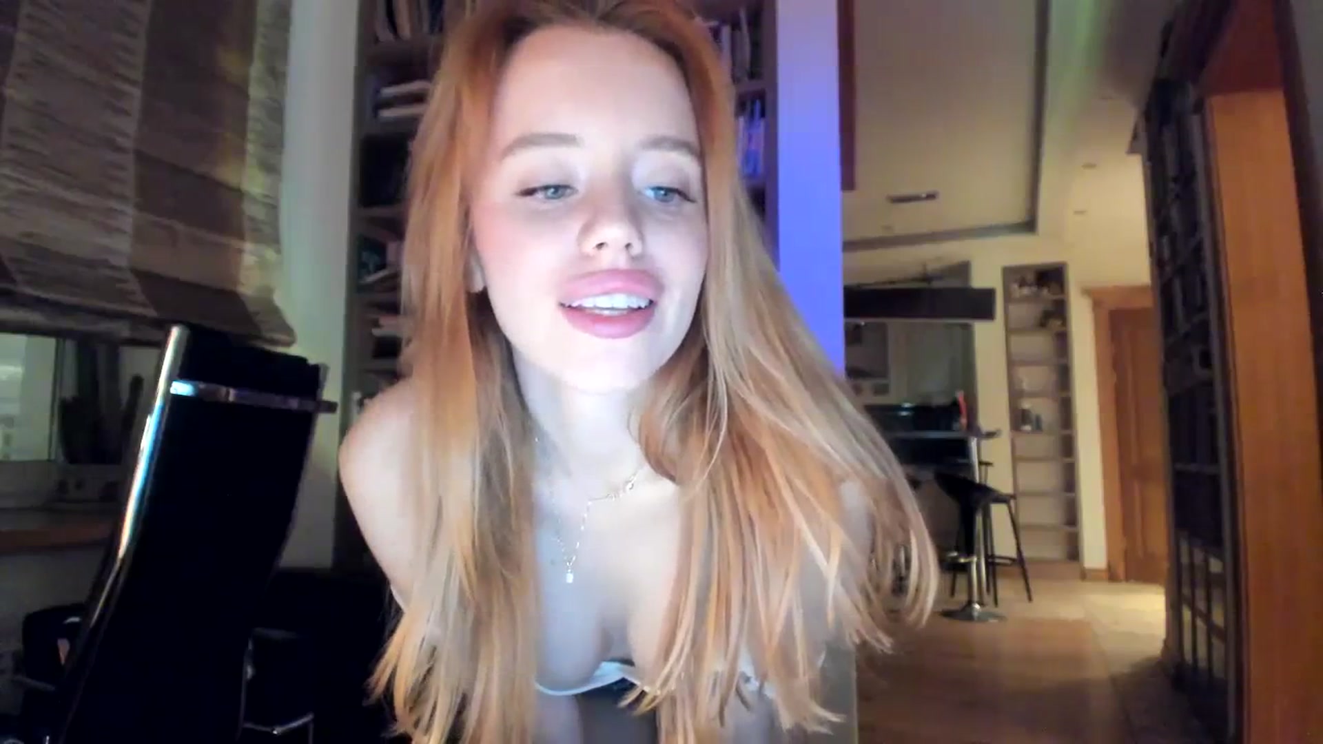 Gallery image thumbnail from Alena29's myfreecams stream on, 02/07/2024, 18:35 image 6 of 20