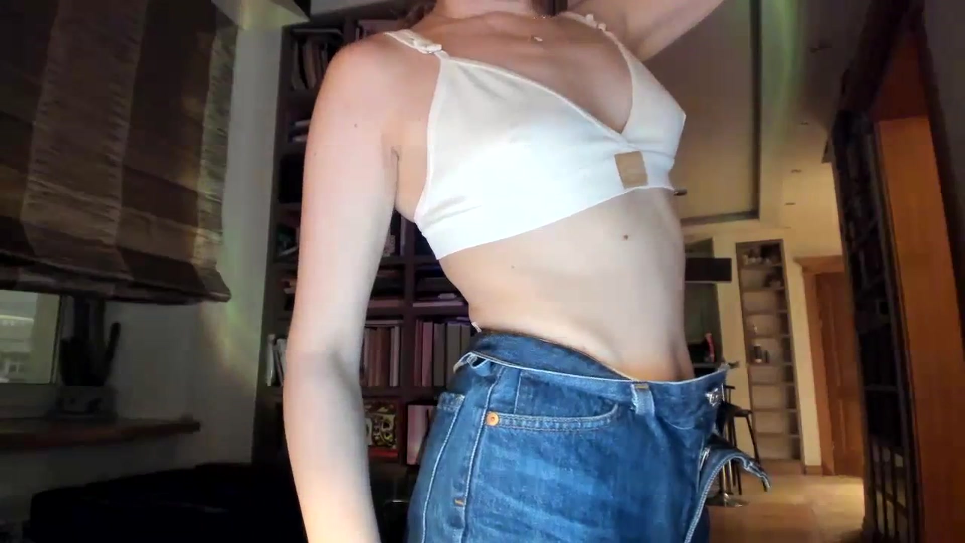 Gallery image thumbnail from Alena29's myfreecams stream on, 02/07/2024, 18:35 image 4 of 20