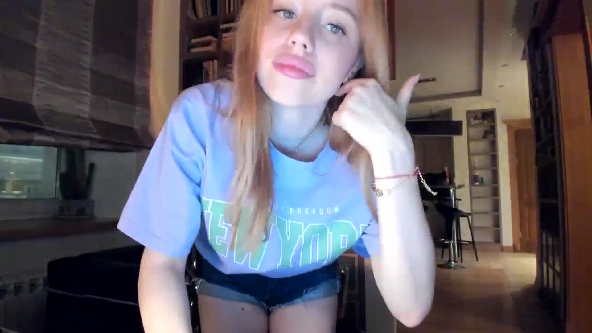 Gallery image thumbnail from Alena29's myfreecams stream on, 02/07/2024, 18:35 image 12 of 20