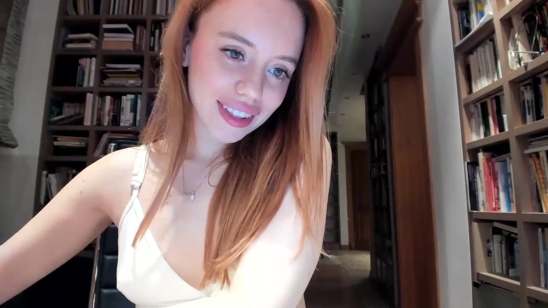 Gallery image thumbnail from Alena29's myfreecams stream on, 02/07/2024, 18:35 image 2 of 20