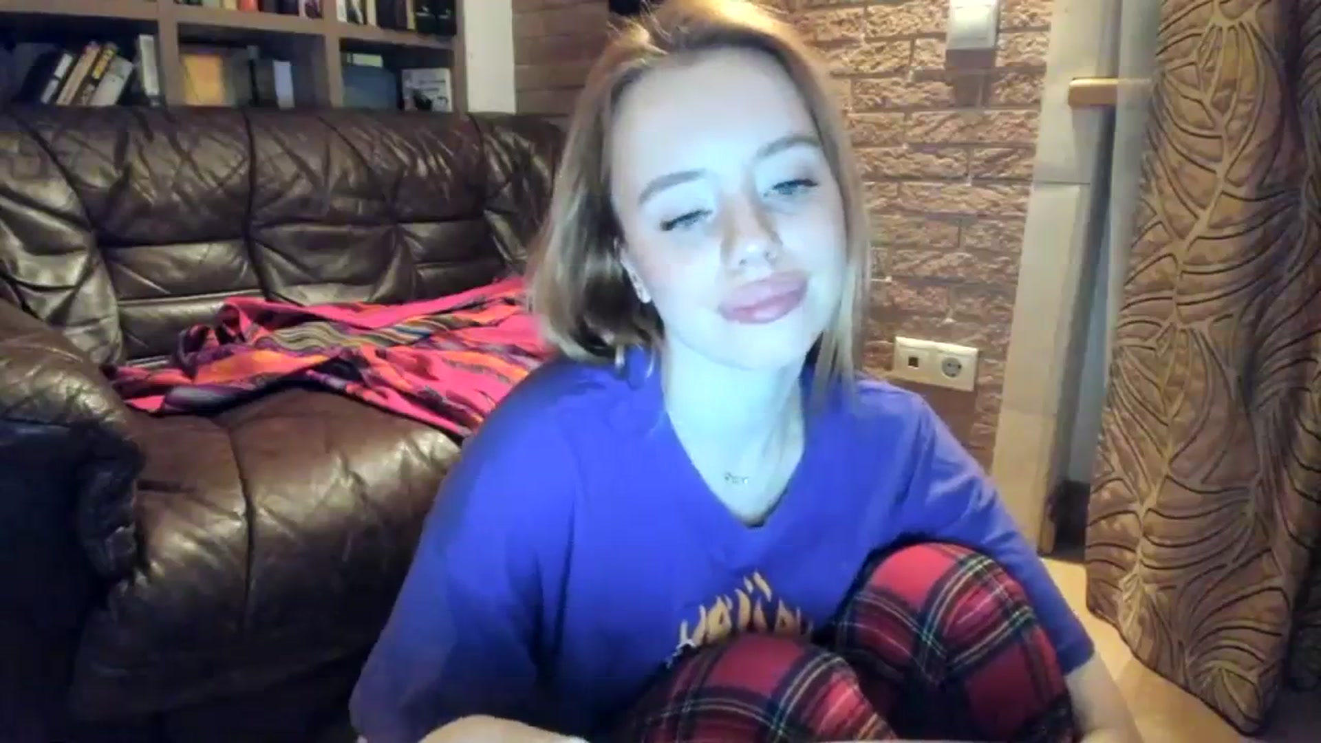 Gallery image thumbnail from Alena29's myfreecams stream on, 02/07/2024, 19:20 image 6 of 20