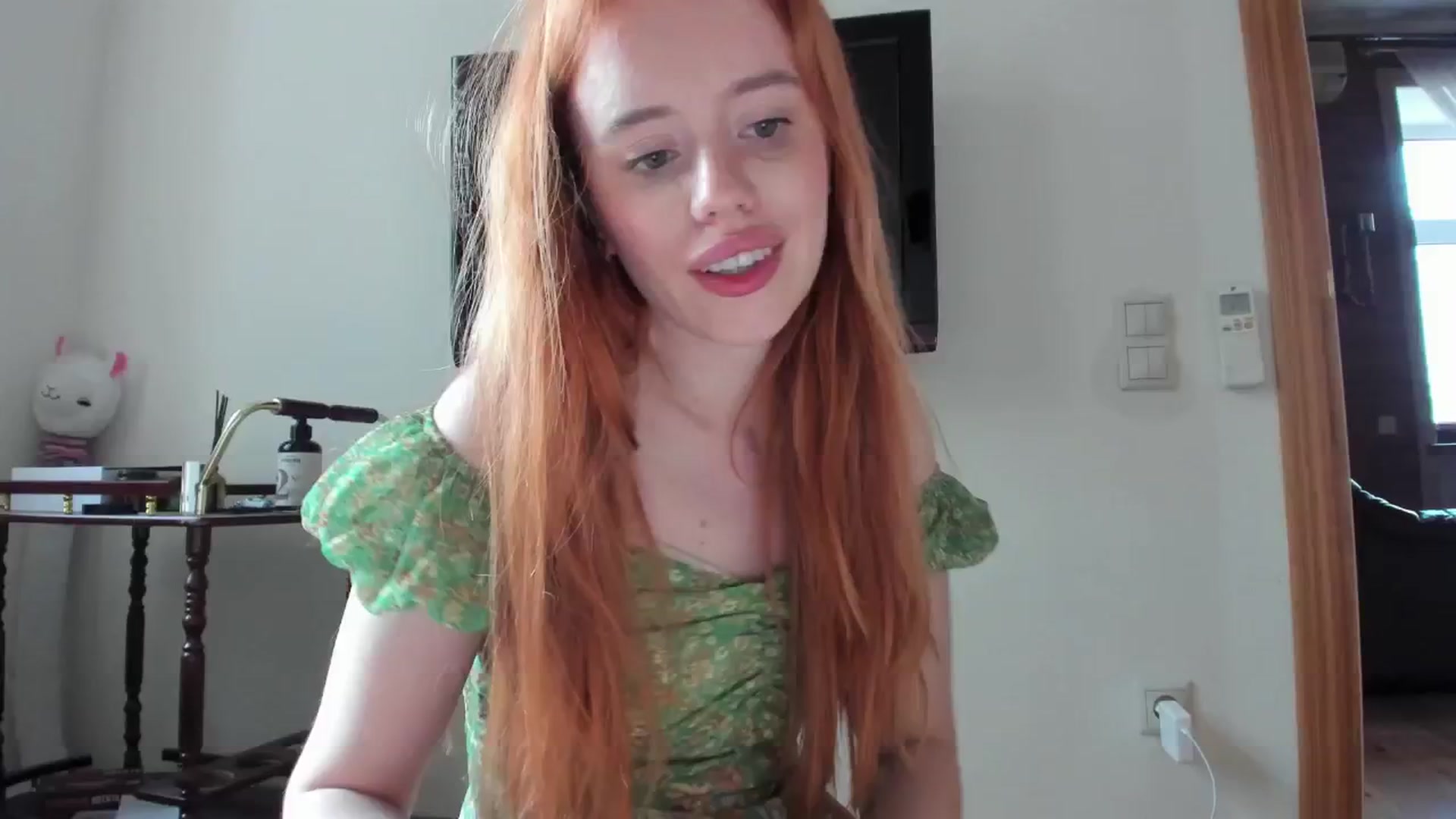 Gallery image thumbnail from Alena29's myfreecams stream on, 06/28/2024, 17:32 image 16 of 20