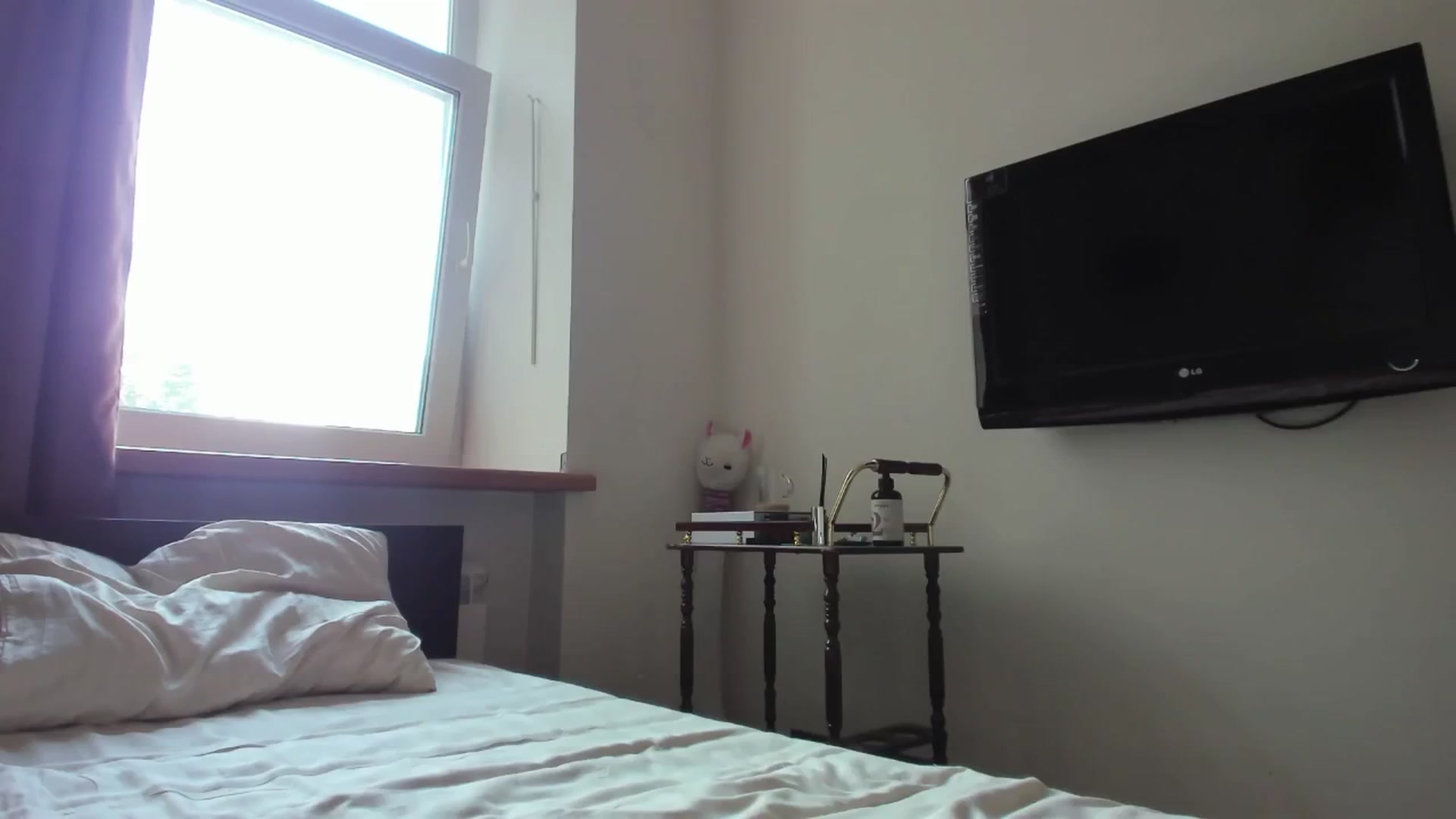 Gallery image thumbnail from Alena29's myfreecams stream on, 06/28/2024, 17:32 image 10 of 20