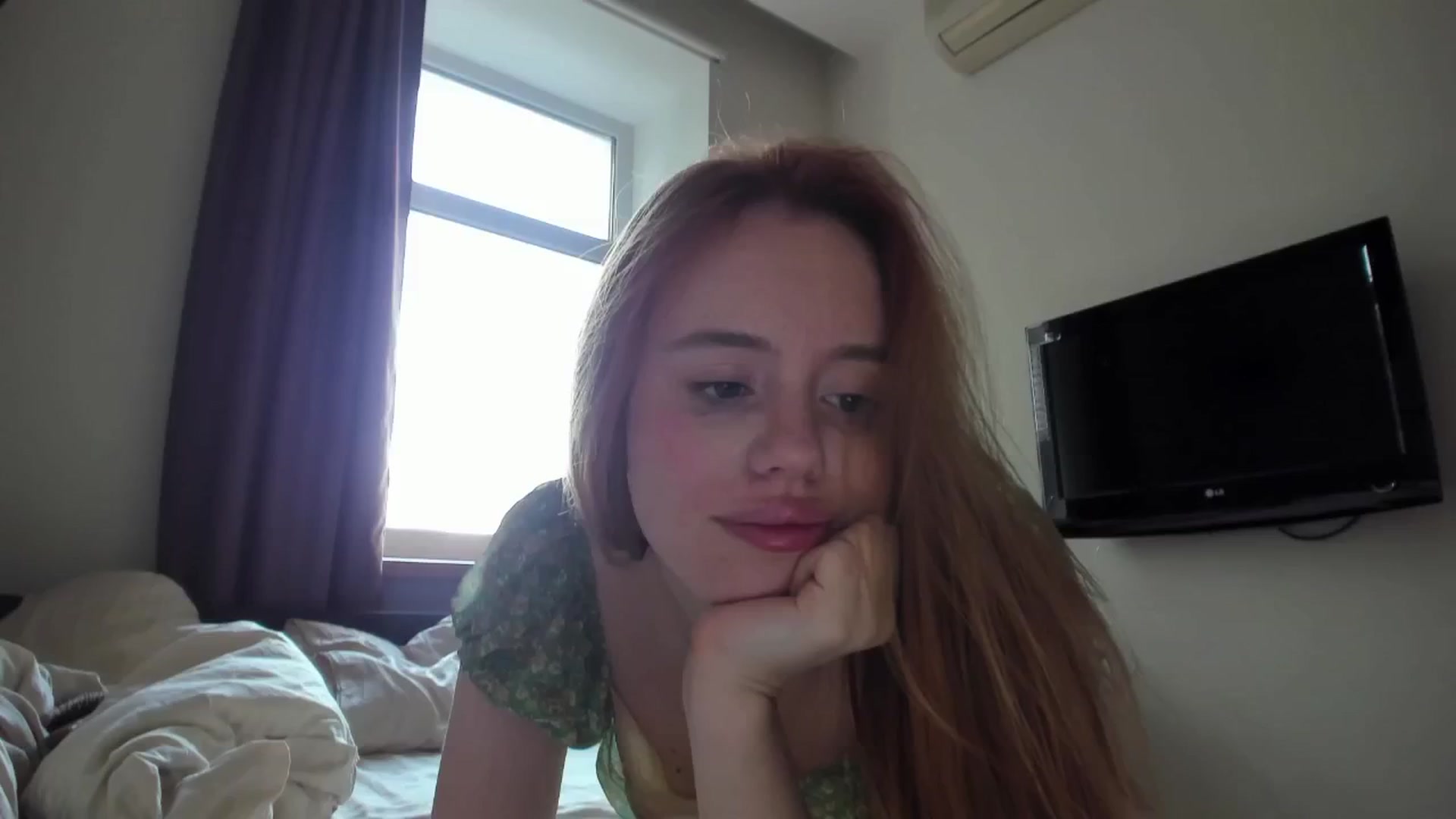 Gallery image thumbnail from Alena29's myfreecams stream on, 06/28/2024, 17:32 image 9 of 20