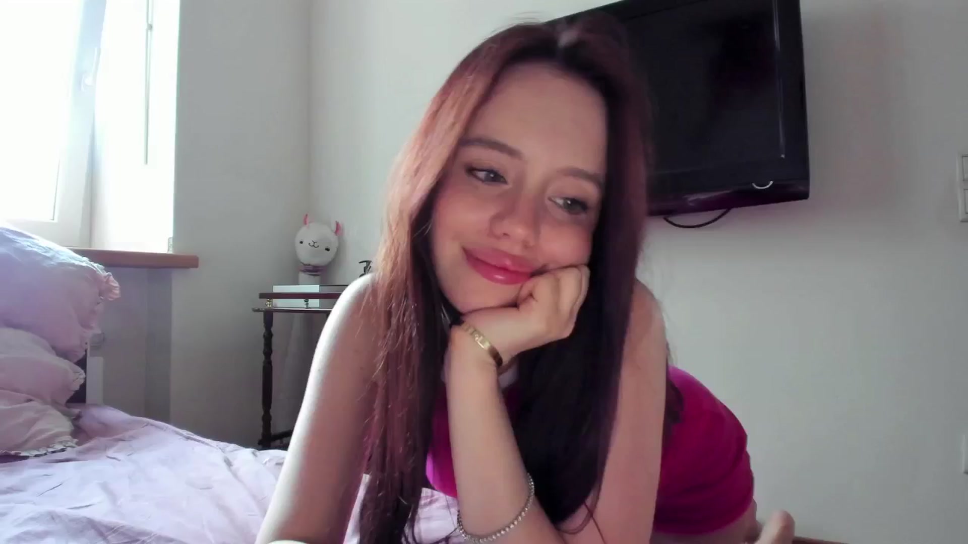 Gallery image thumbnail from Alena29's myfreecams stream on, 07/19/2024, 17:17 image 6 of 20