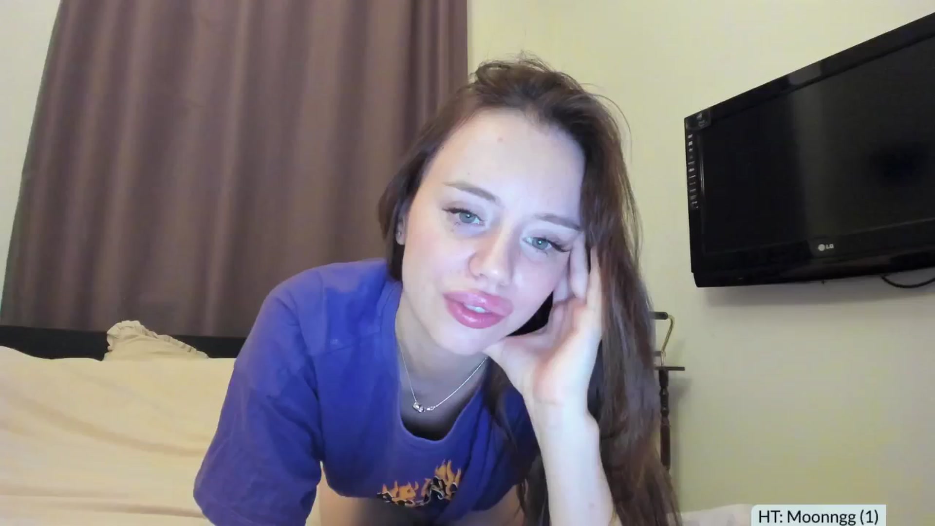 Gallery image thumbnail from Alena29's myfreecams stream on, 09/01/2024, 19:58 image 3 of 20