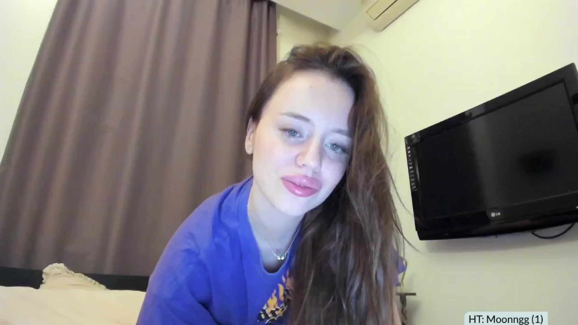 Gallery image thumbnail from Alena29's myfreecams stream on, 09/01/2024, 19:58 image 2 of 20