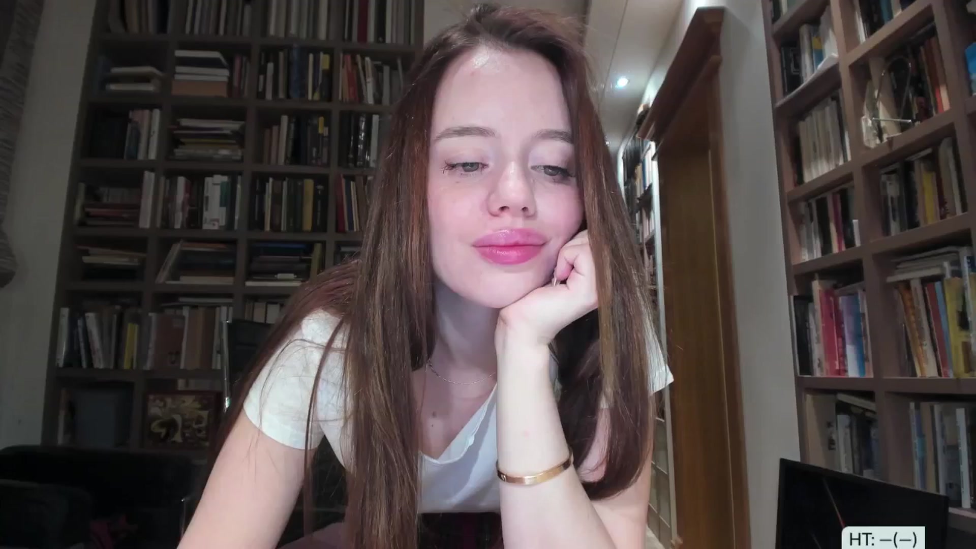 Gallery image thumbnail from Alena29's myfreecams stream on, 09/19/2024, 17:58 image 17 of 20