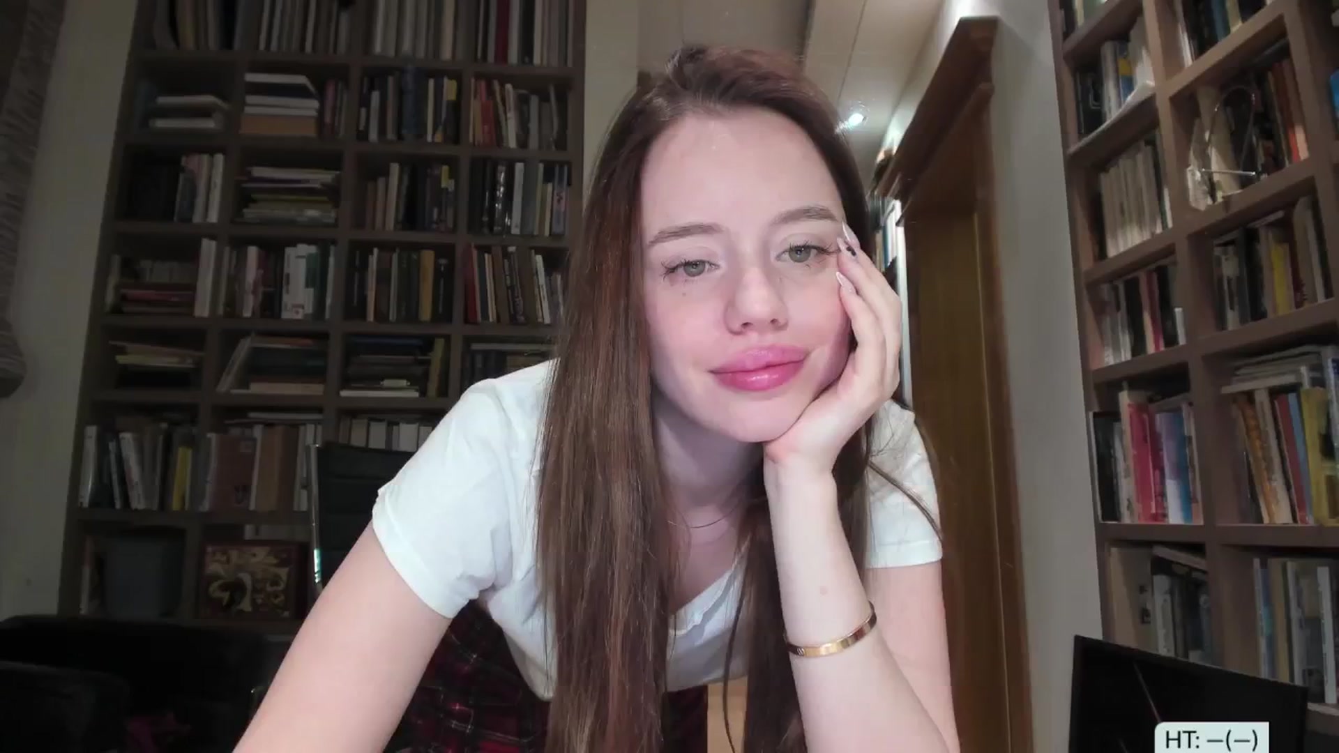 Gallery image thumbnail from Alena29's myfreecams stream on, 09/19/2024, 17:58 image 13 of 20