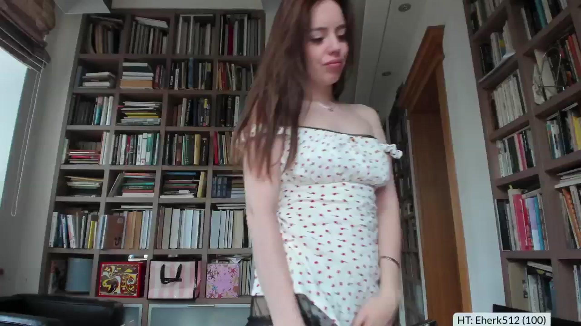 Gallery image thumbnail from Alena29's myfreecams stream on, 09/27/2024, 13:19 image 7 of 20