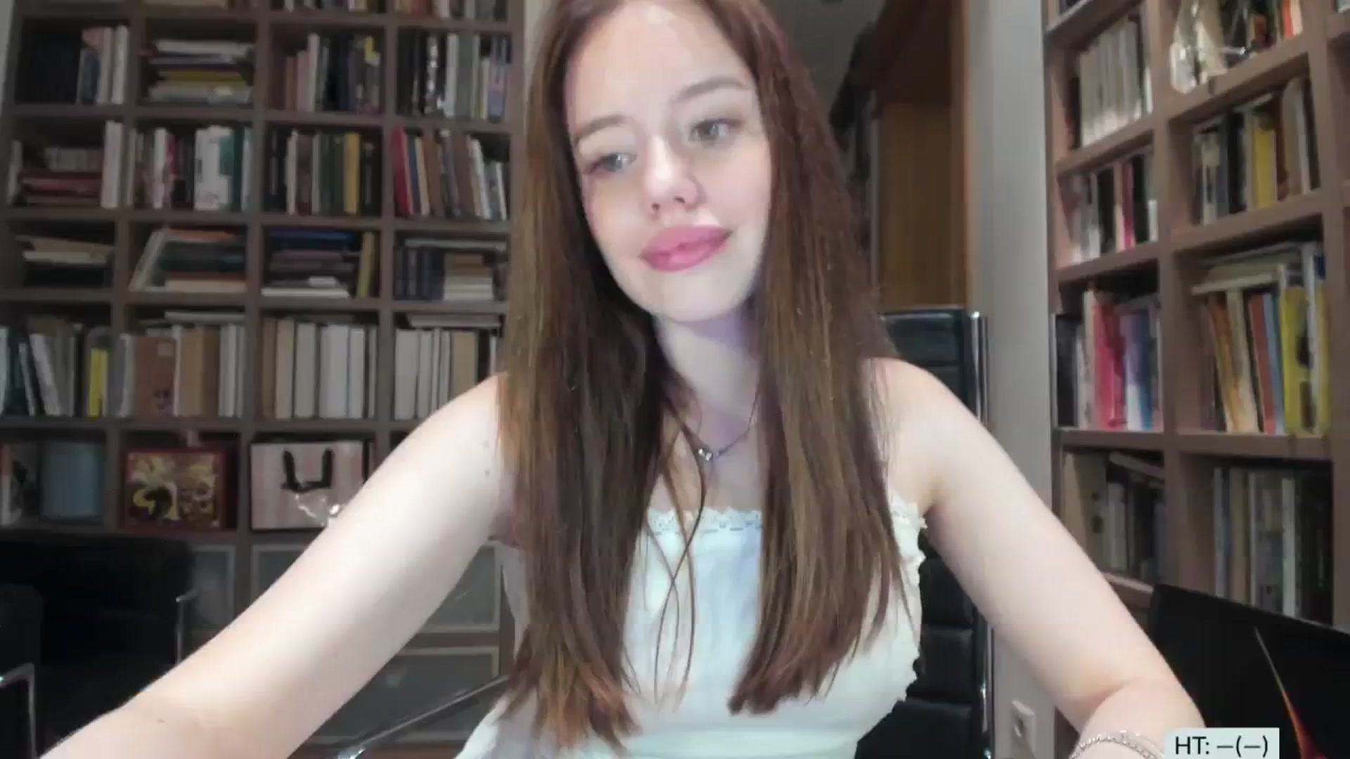 Gallery image thumbnail from Alena29's myfreecams stream on, 10/01/2024, 16:51 image 4 of 20