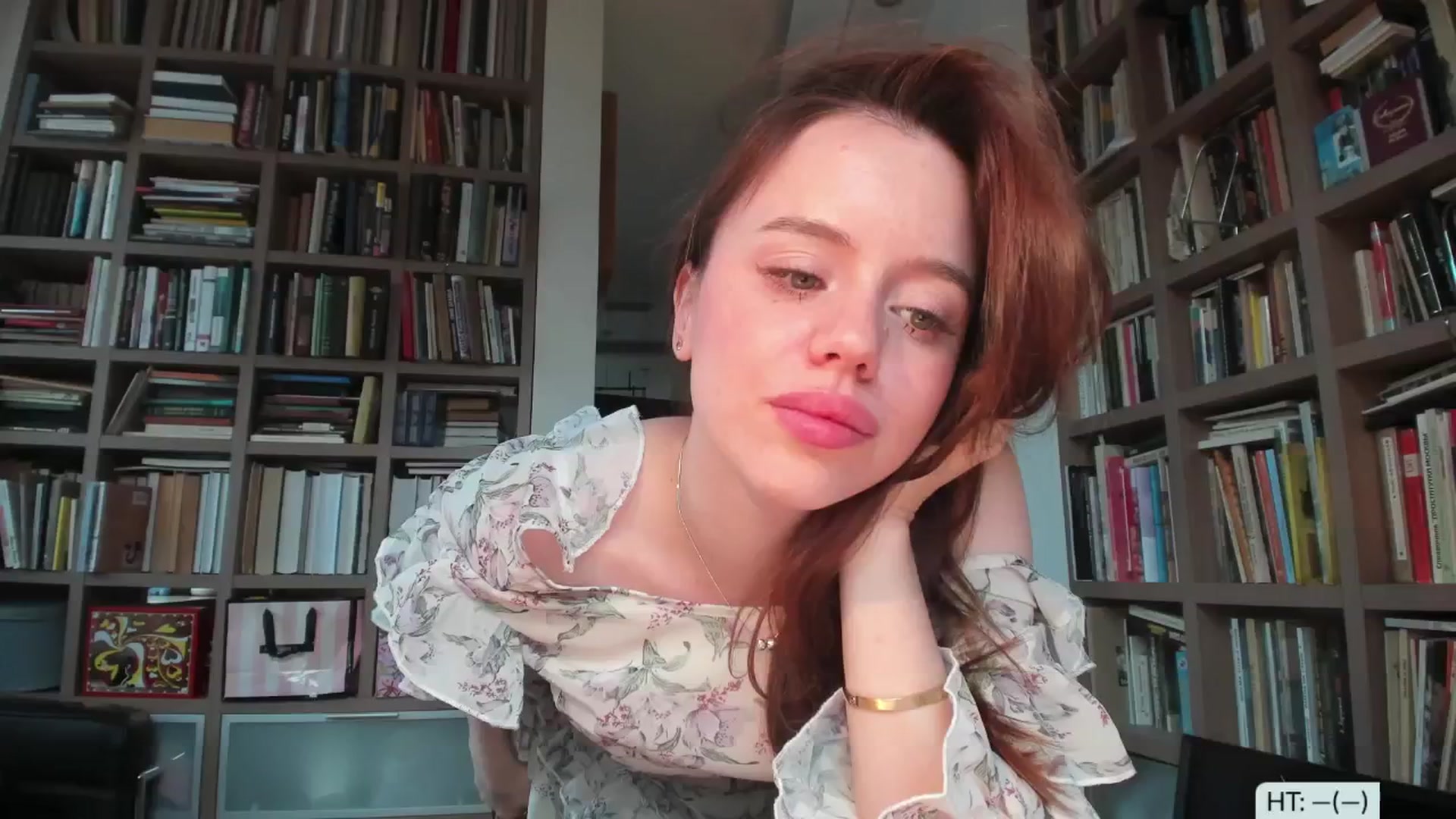 Gallery image thumbnail from Alena29's myfreecams stream on, 10/03/2024, 14:21 image 19 of 20