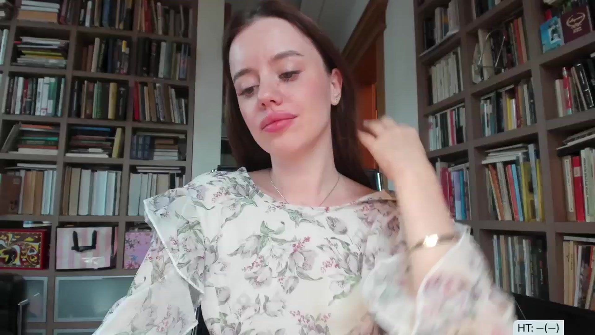 Gallery image thumbnail from Alena29's myfreecams stream on, 10/03/2024, 14:21 image 9 of 20