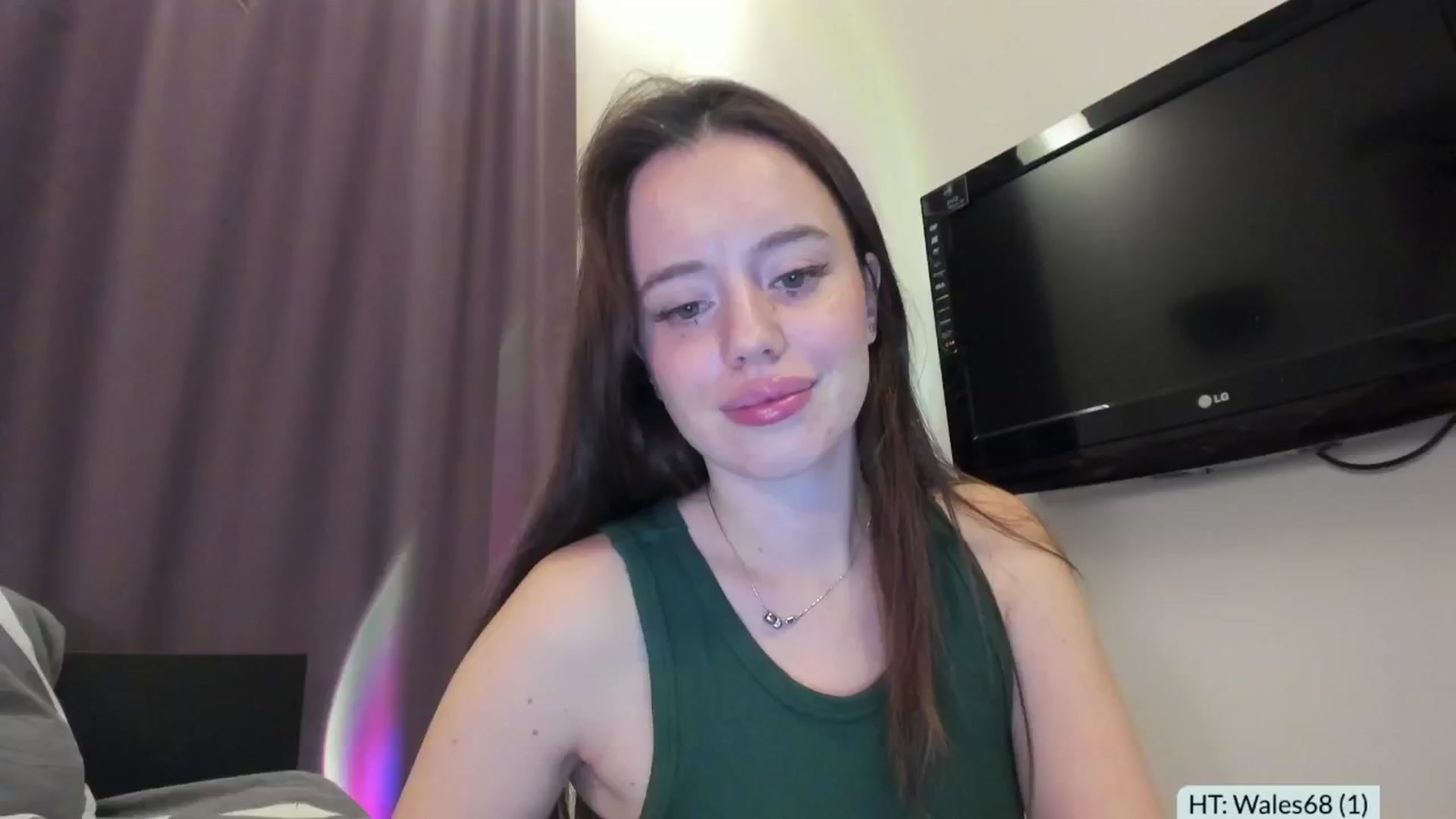 Gallery image thumbnail from Alena29's myfreecams stream on, 10/21/2024, 18:03 image 19 of 20