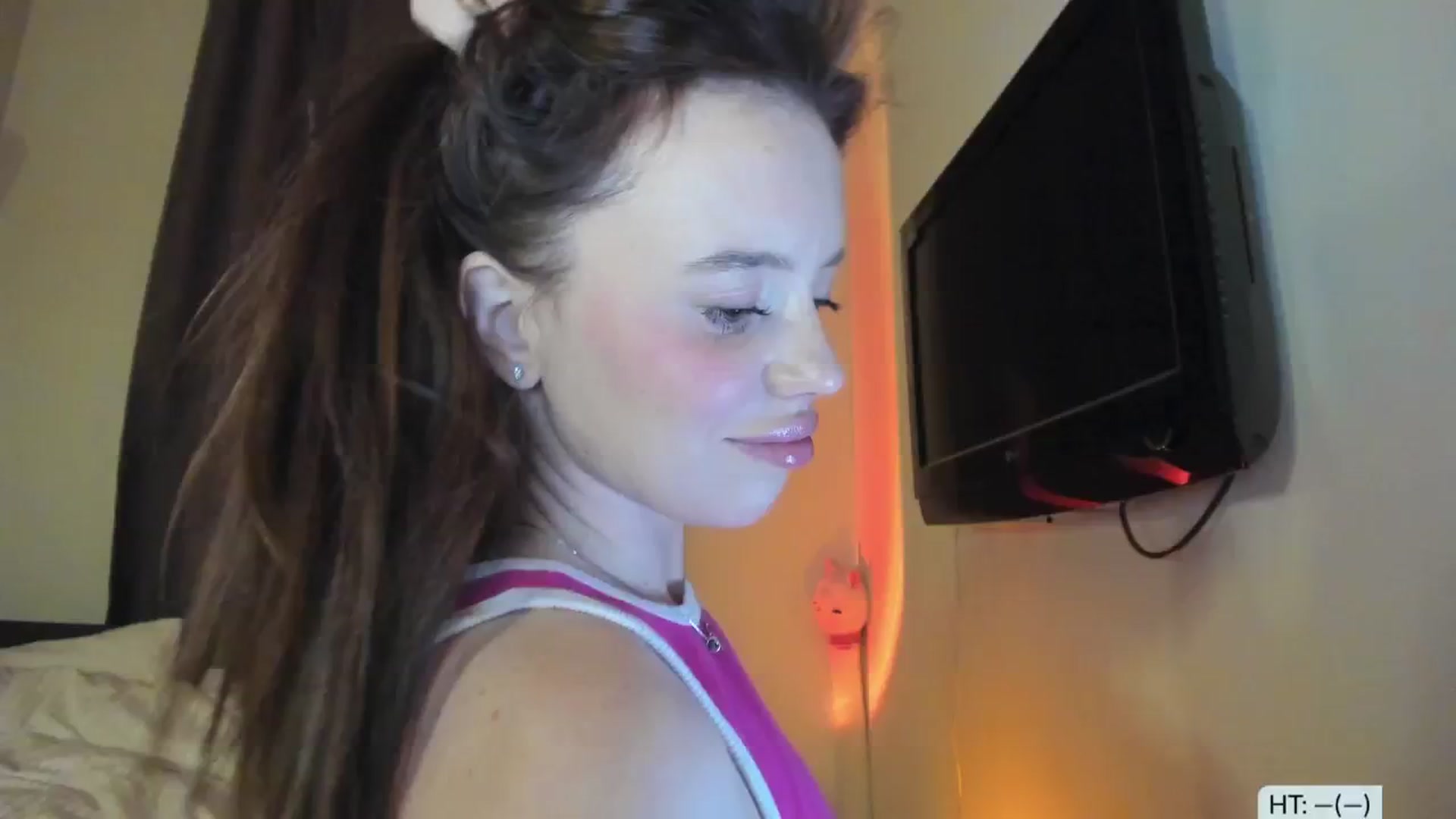 Gallery image thumbnail from Alena29's myfreecams stream on, 11/01/2024, 14:42 image 14 of 20