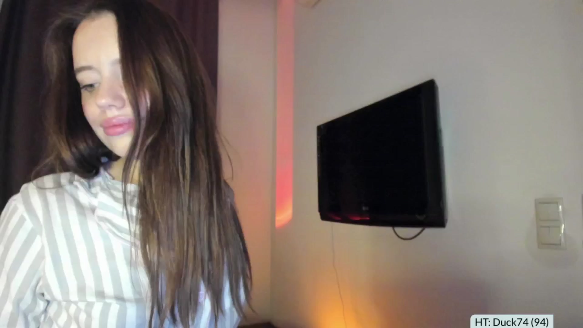 Gallery image thumbnail from Alena29's myfreecams stream on, 11/22/2024, 19:39 image 8 of 20