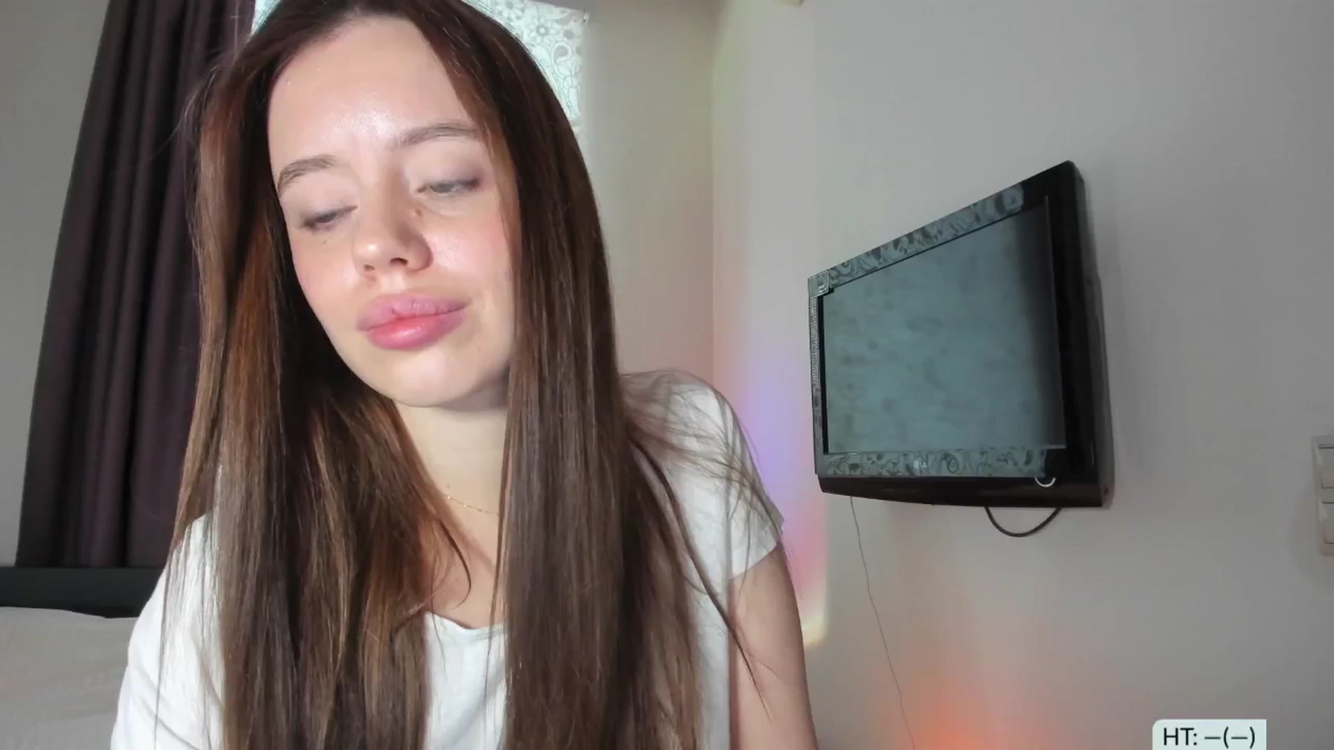 Gallery image thumbnail from Alena29's myfreecams stream on, 12/11/2024, 13:38 image 4 of 20