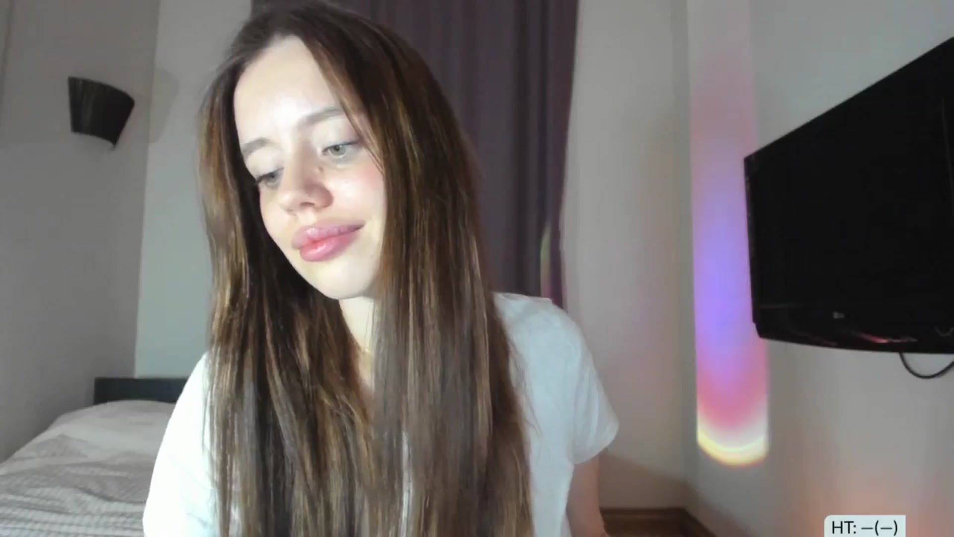 Gallery image thumbnail from Alena29's myfreecams stream on, 12/11/2024, 17:32 image 14 of 20