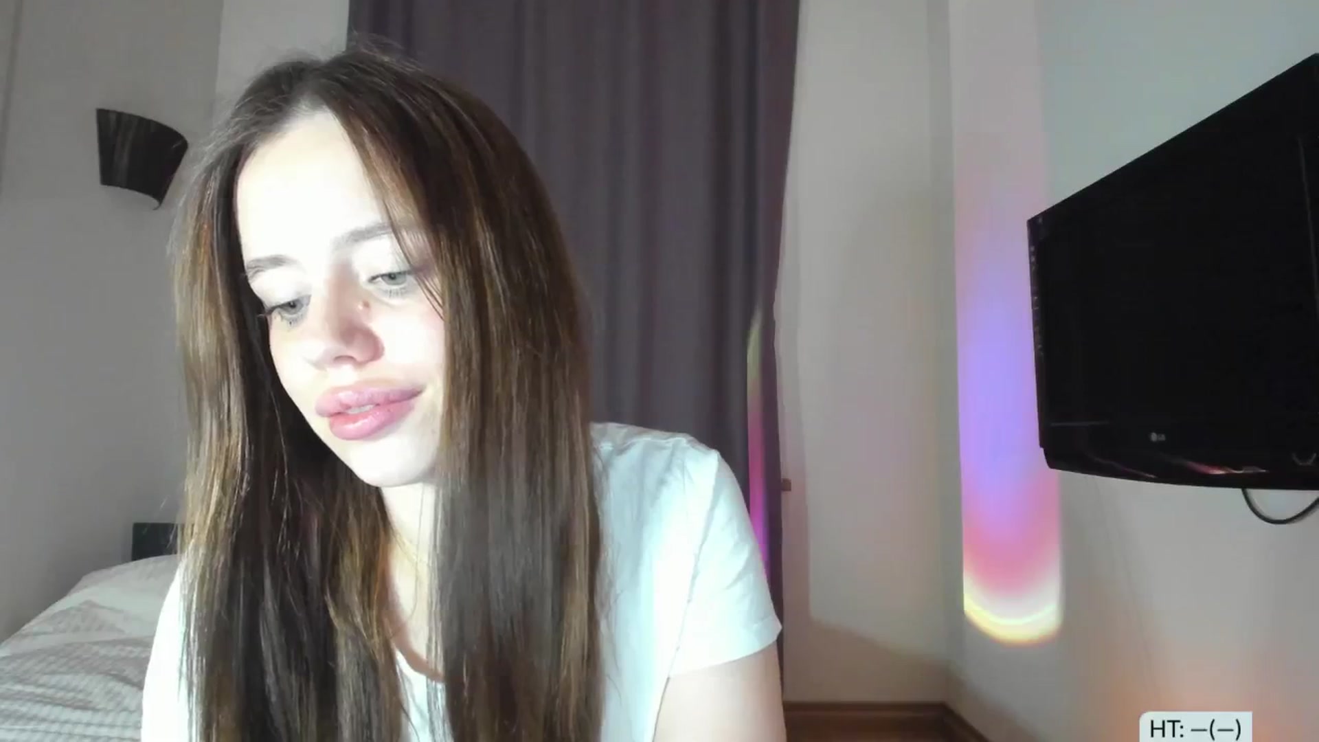 Gallery image thumbnail from Alena29's myfreecams stream on, 12/11/2024, 17:32 image 17 of 20