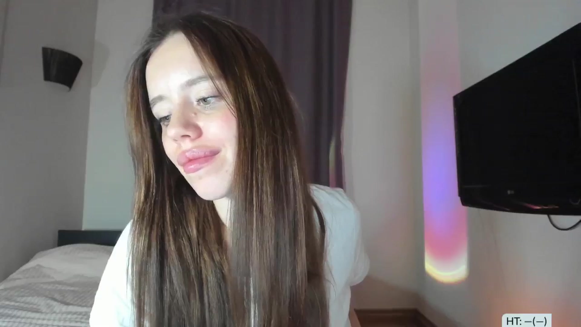 Gallery image thumbnail from Alena29's myfreecams stream on, 12/11/2024, 17:32 image 15 of 20