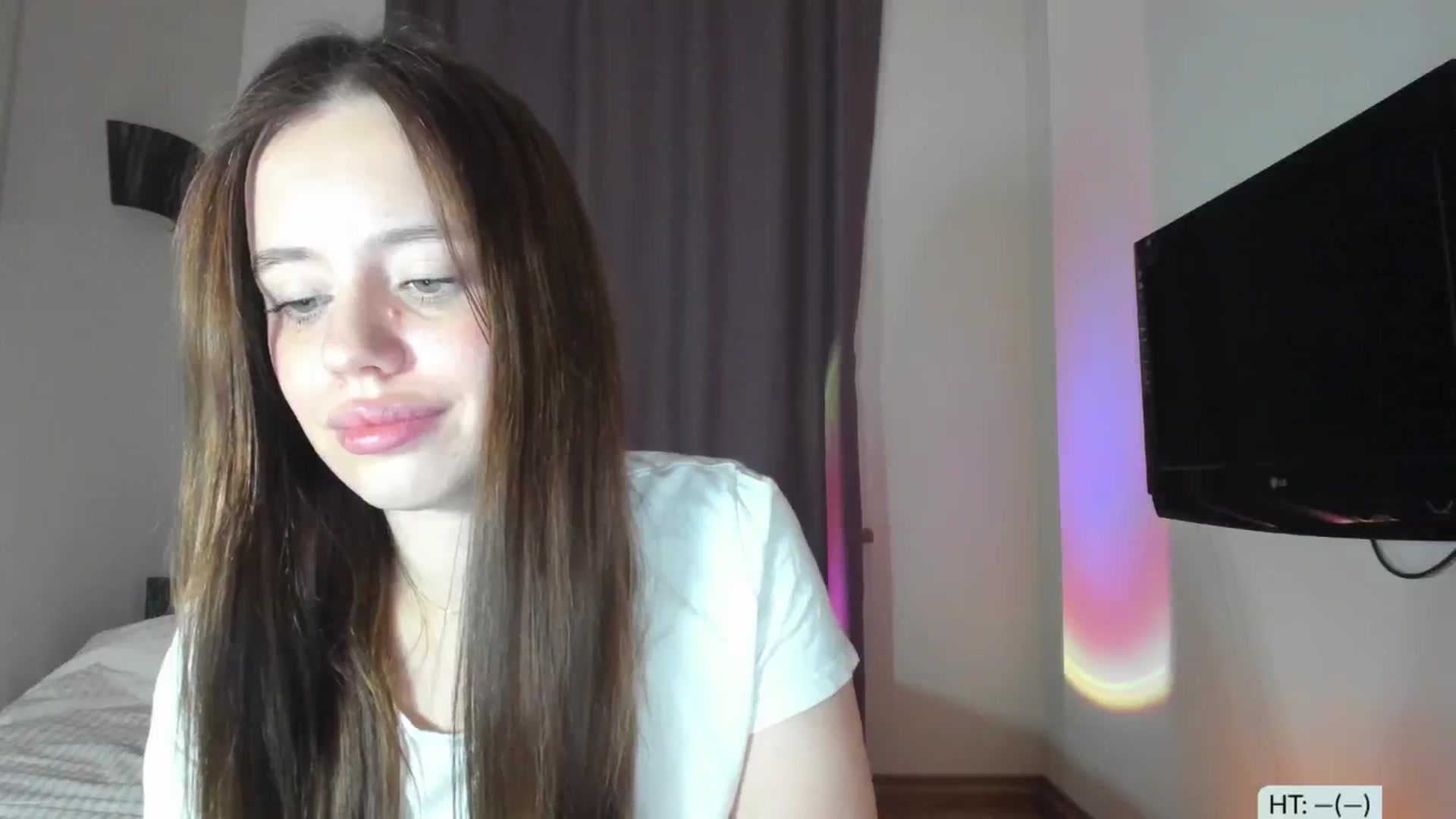 Gallery image thumbnail from Alena29's myfreecams stream on, 12/11/2024, 17:32 image 18 of 20