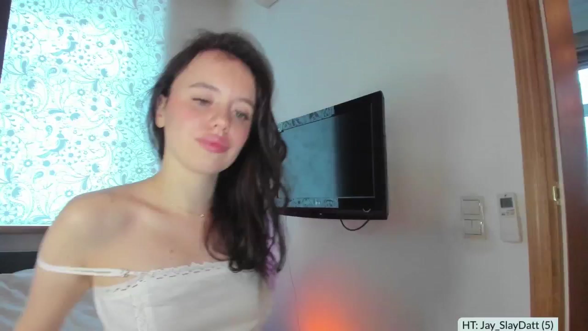 Gallery image thumbnail from Alena29's myfreecams stream on, 12/23/2024, 12:18 image 13 of 20