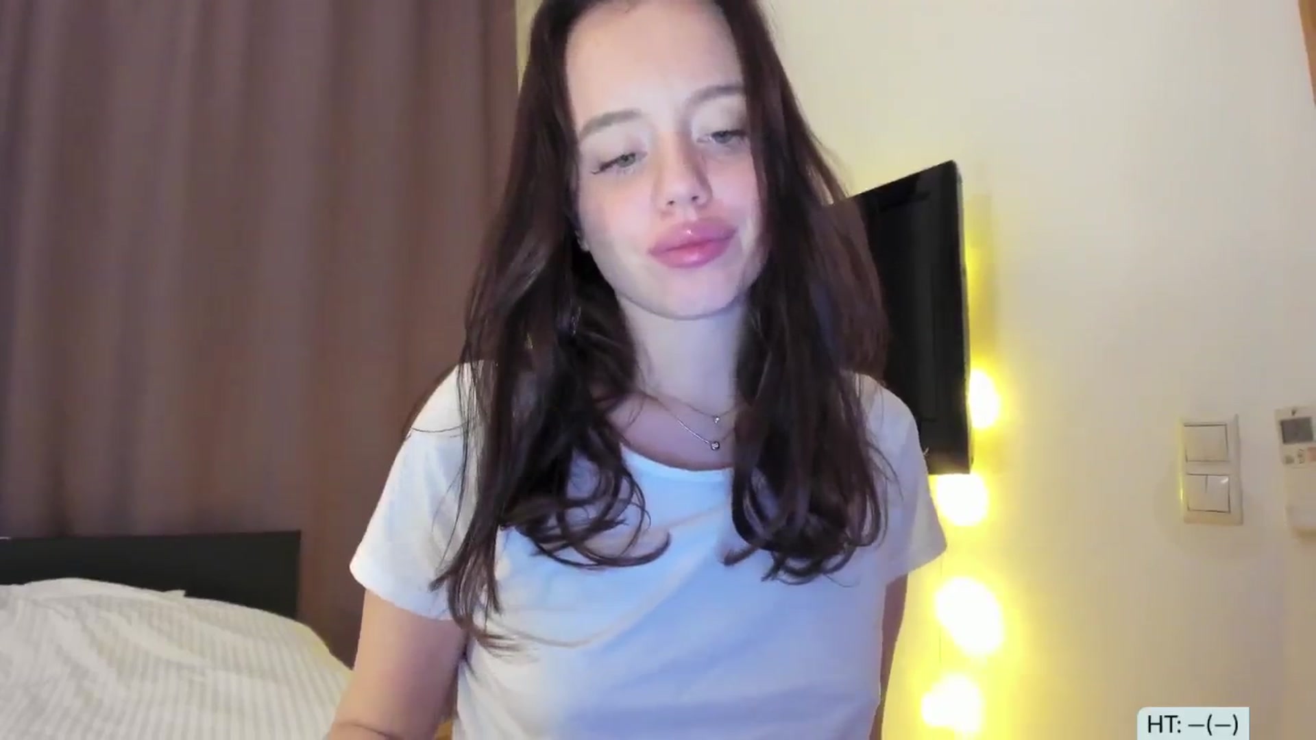 Gallery image thumbnail from Alena29's myfreecams stream on, 02/20/2025, 19:07 image 12 of 20