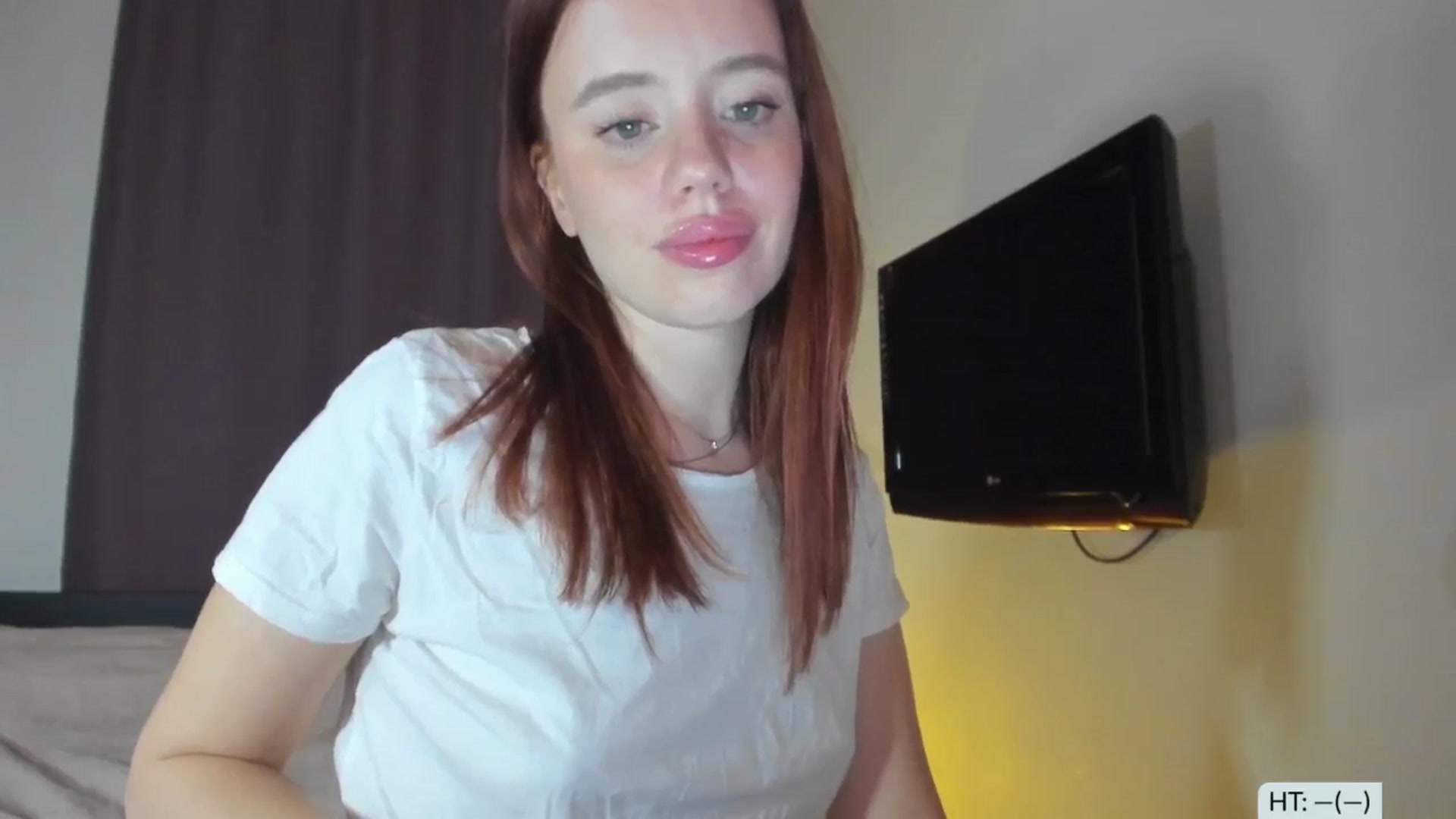 Gallery image thumbnail from Alena29's myfreecams stream on, 03/19/2025, 16:46 image 5 of 20