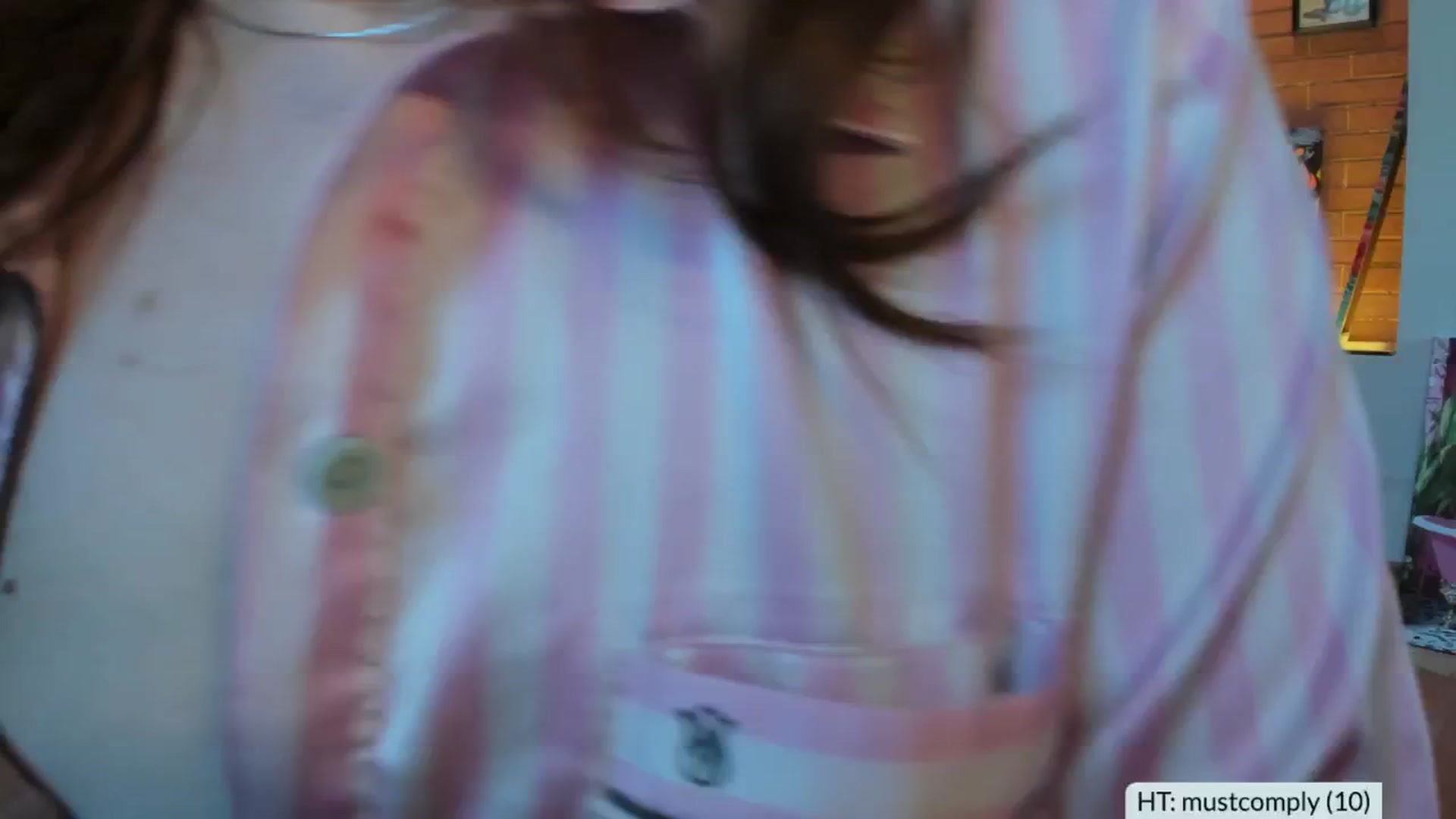 Gallery image thumbnail from Alena29's myfreecams stream on, 05/03/2025, 15:59 image 3 of 20