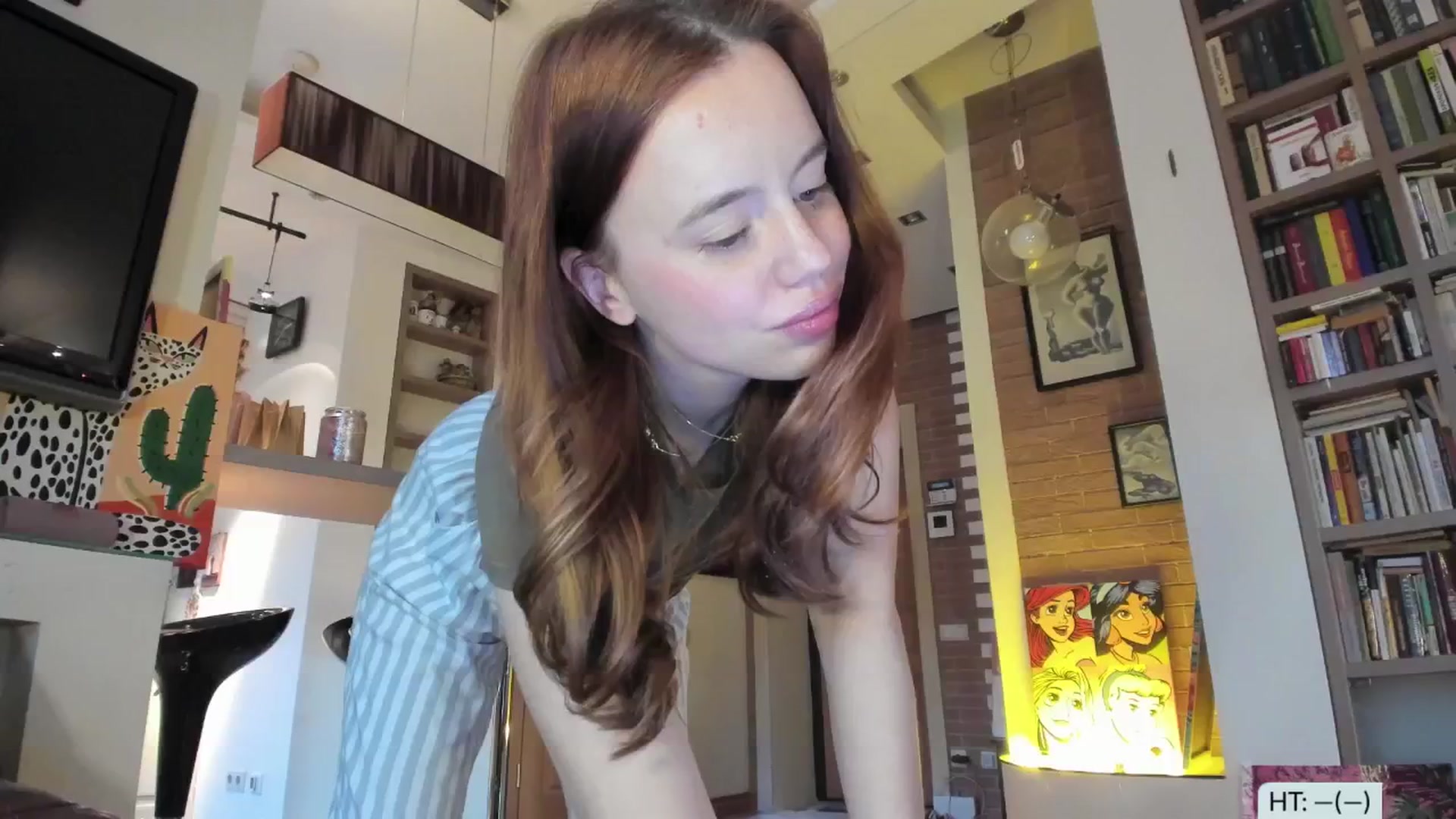 Gallery image thumbnail from Alena29's myfreecams stream on, 05/14/2025, 17:28 image 5 of 20