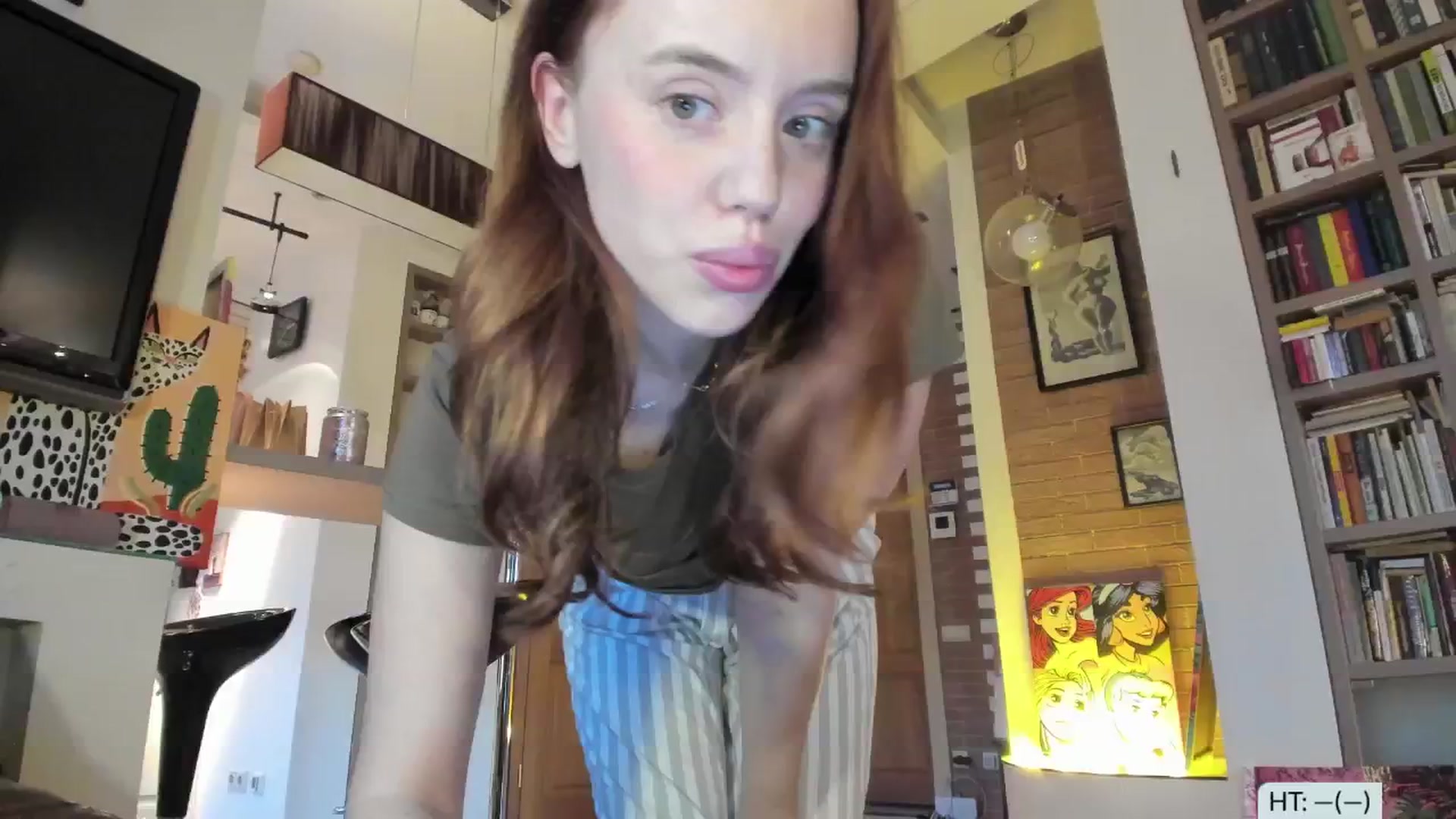 Gallery image thumbnail from Alena29's myfreecams stream on, 05/14/2025, 17:28 image 13 of 20