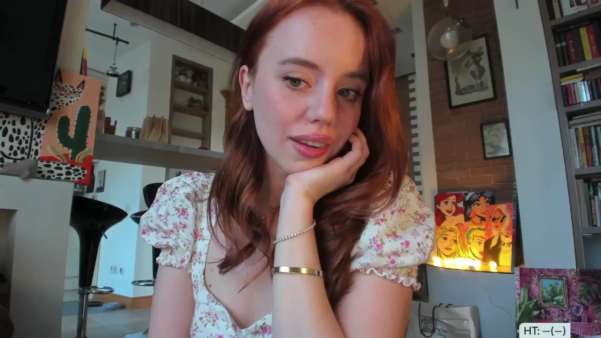 Gallery image thumbnail from Alena29's myfreecams stream on, 05/26/2025, 15:33 image 9 of 20