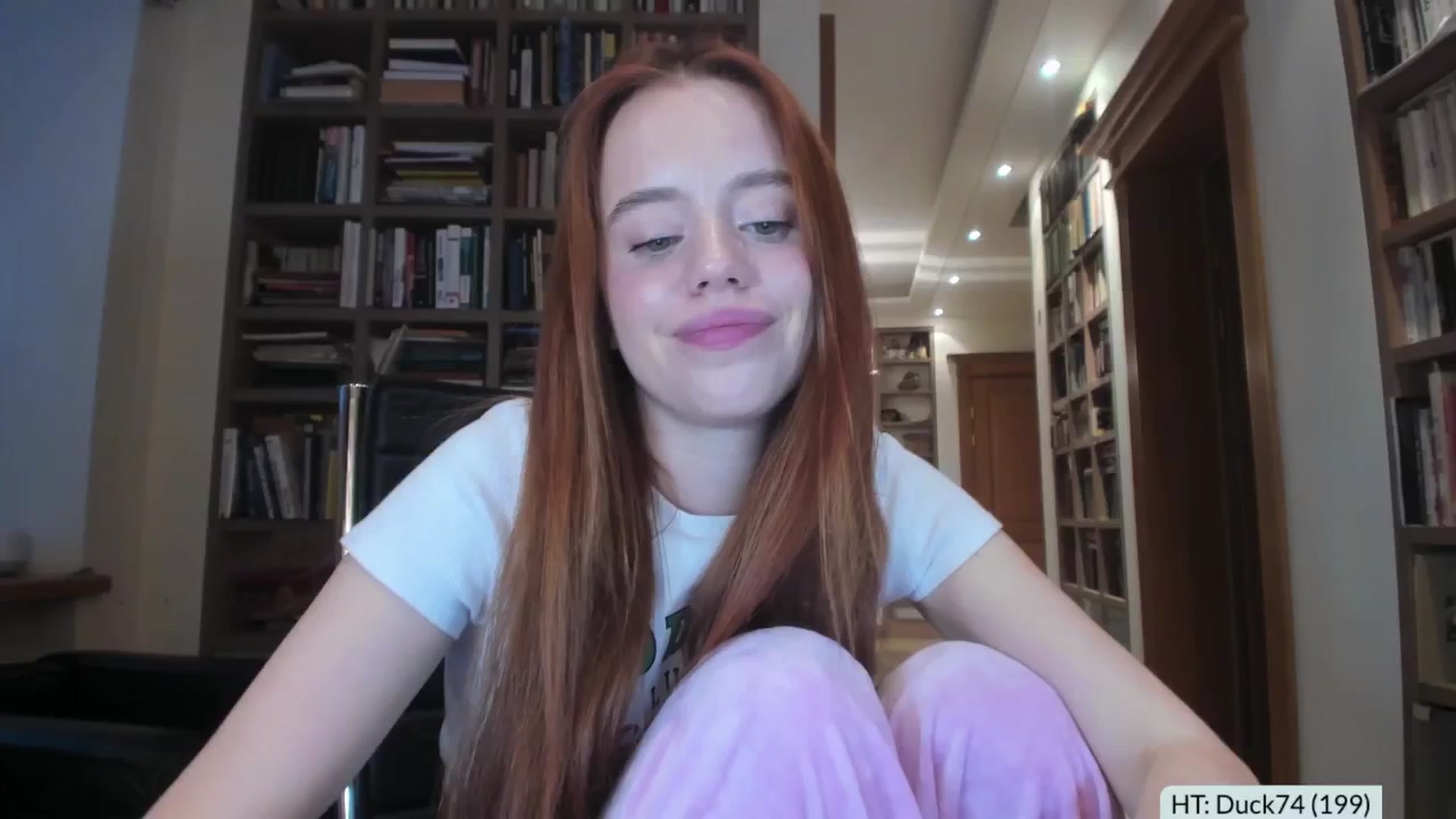 Gallery image thumbnail from Alena29's myfreecams stream on, 12/03/2025, 13:31 image 3 of 20