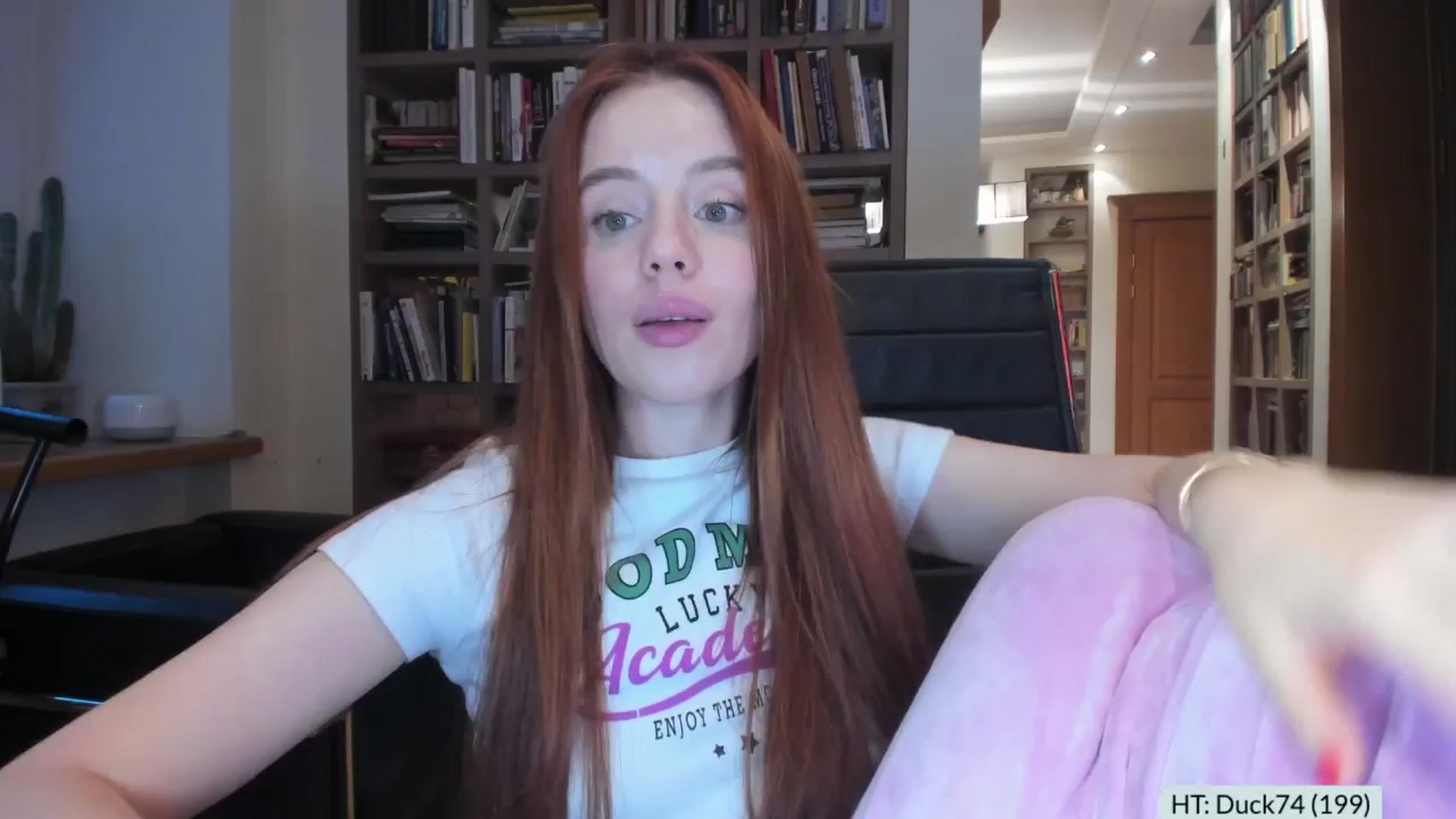 Gallery image thumbnail from Alena29's myfreecams stream on, 12/03/2025, 13:31 image 6 of 20