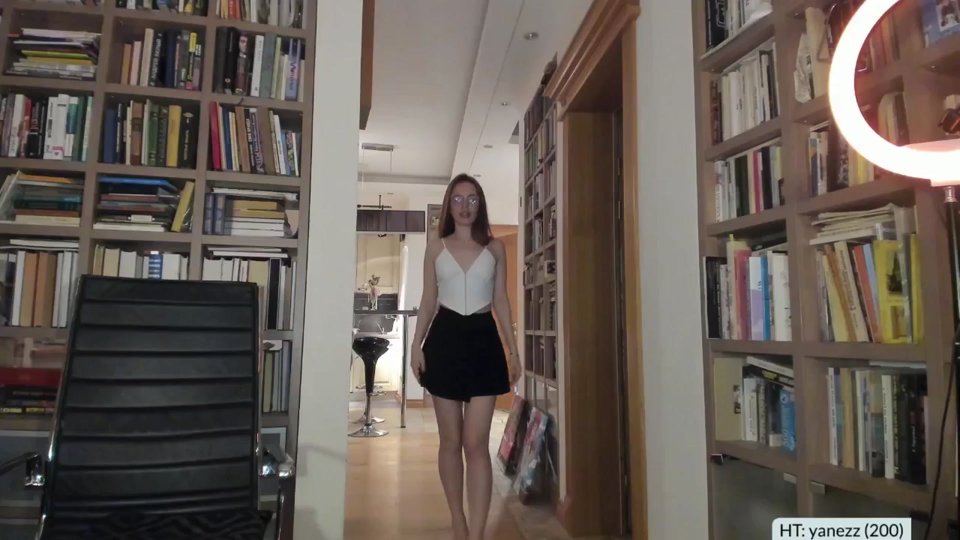 Gallery image thumbnail from Alena29's myfreecams stream on, 12/09/2025, 16:01 image 14 of 20