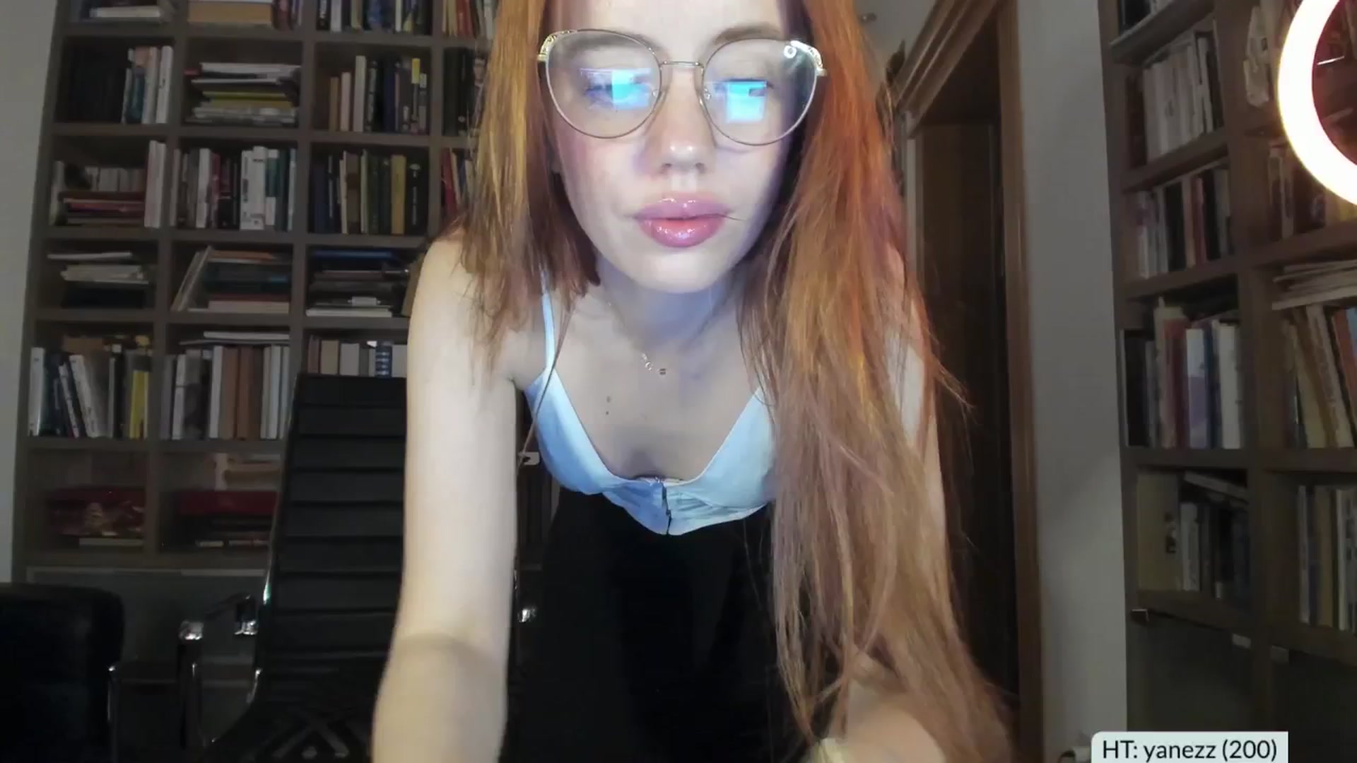 Gallery image thumbnail from Alena29's myfreecams stream on, 12/09/2025, 16:01 image 6 of 20