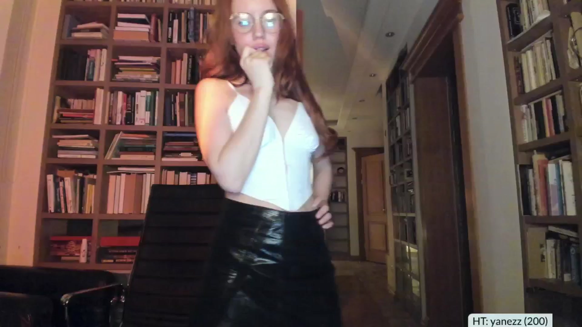 Gallery image thumbnail from Alena29's myfreecams stream on, 02/26/2026, 20:45 image 15 of 20