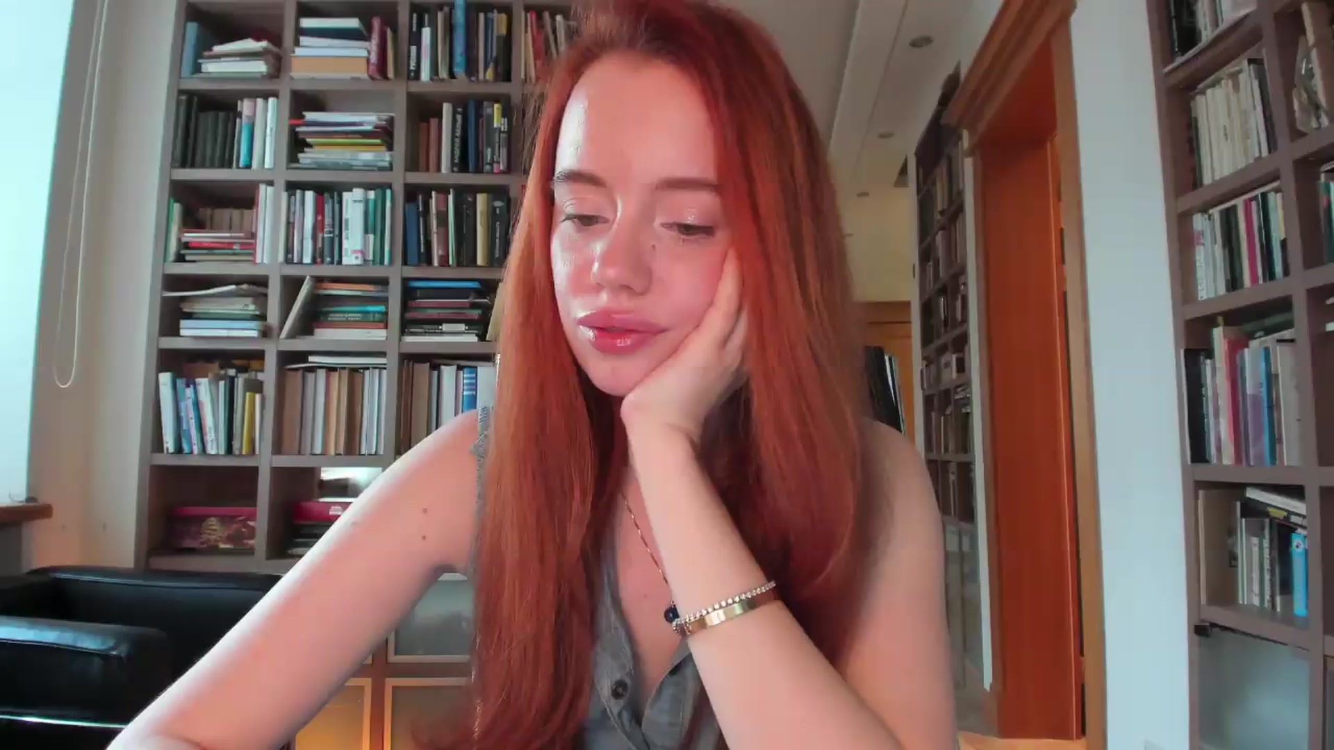 Gallery image thumbnail from Alena29's myfreecams stream on, 07/04/2026, 16:44 image 20 of 20